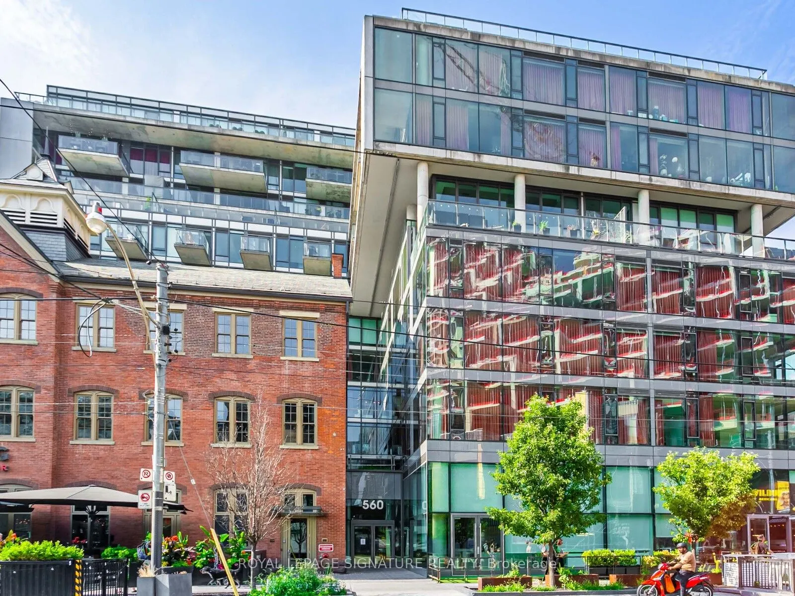 560 King Street W, #418
