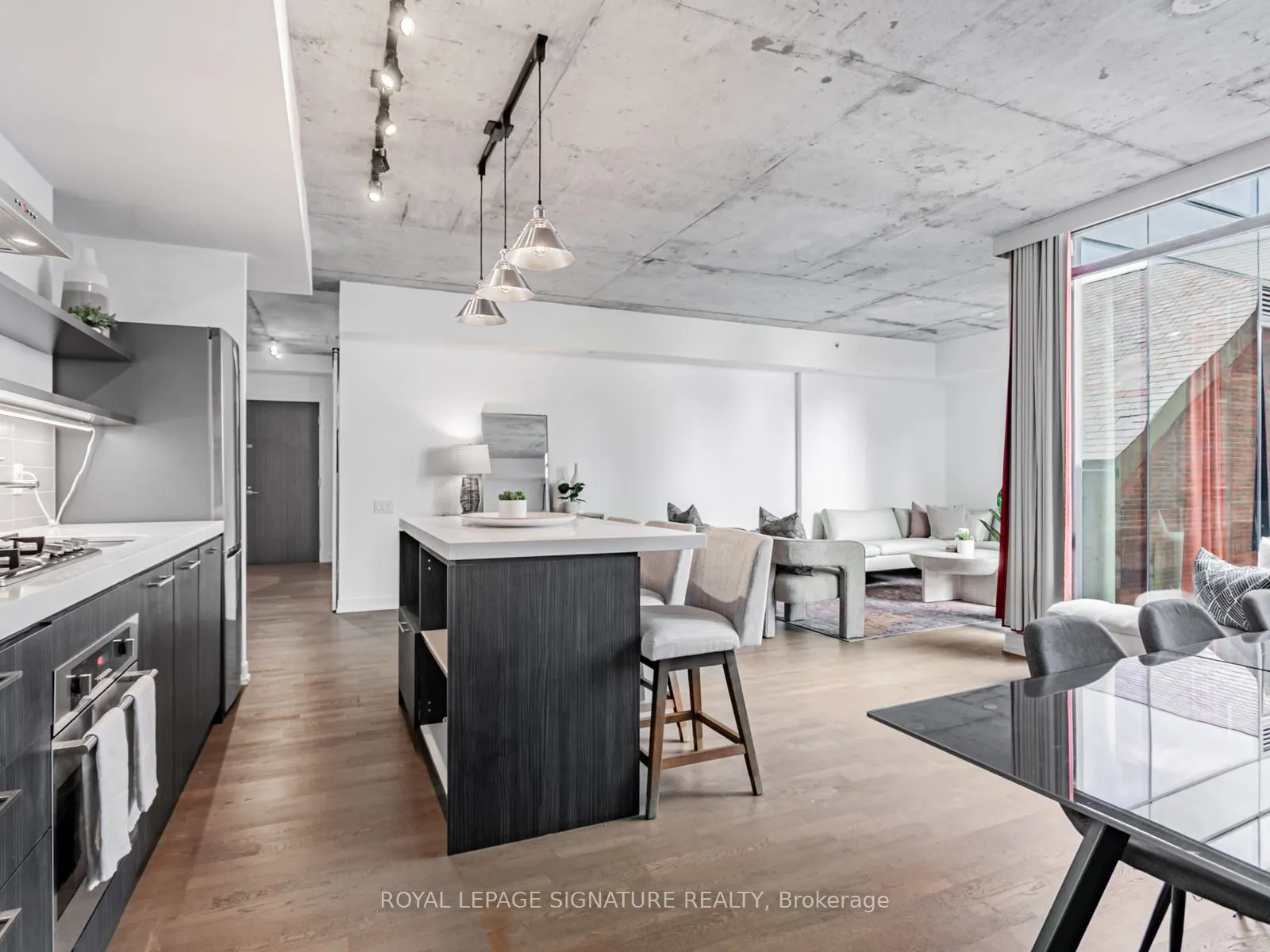 560 King Street W, #418