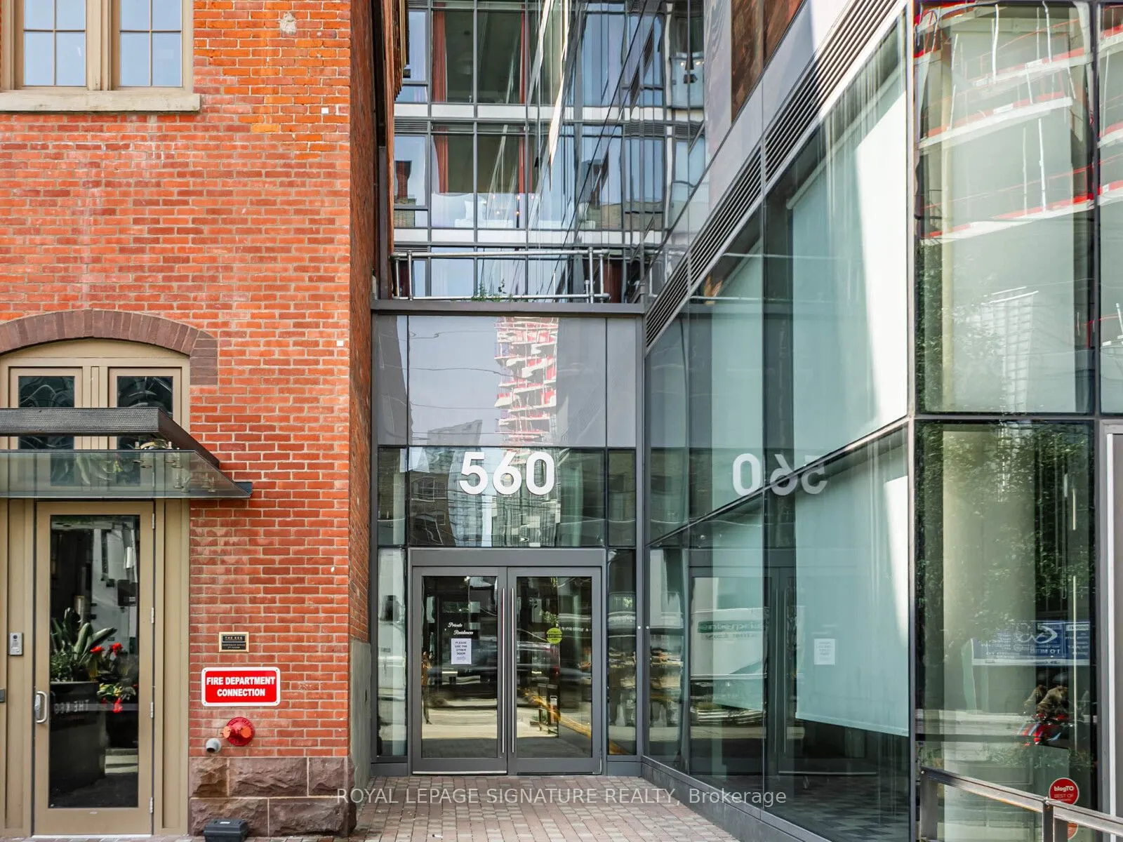 560 King Street W, #418