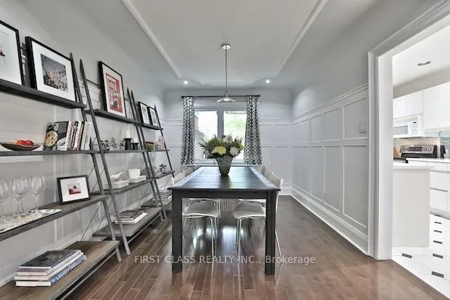 262 Castlefield Avenue