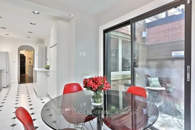 262 Castlefield Avenue