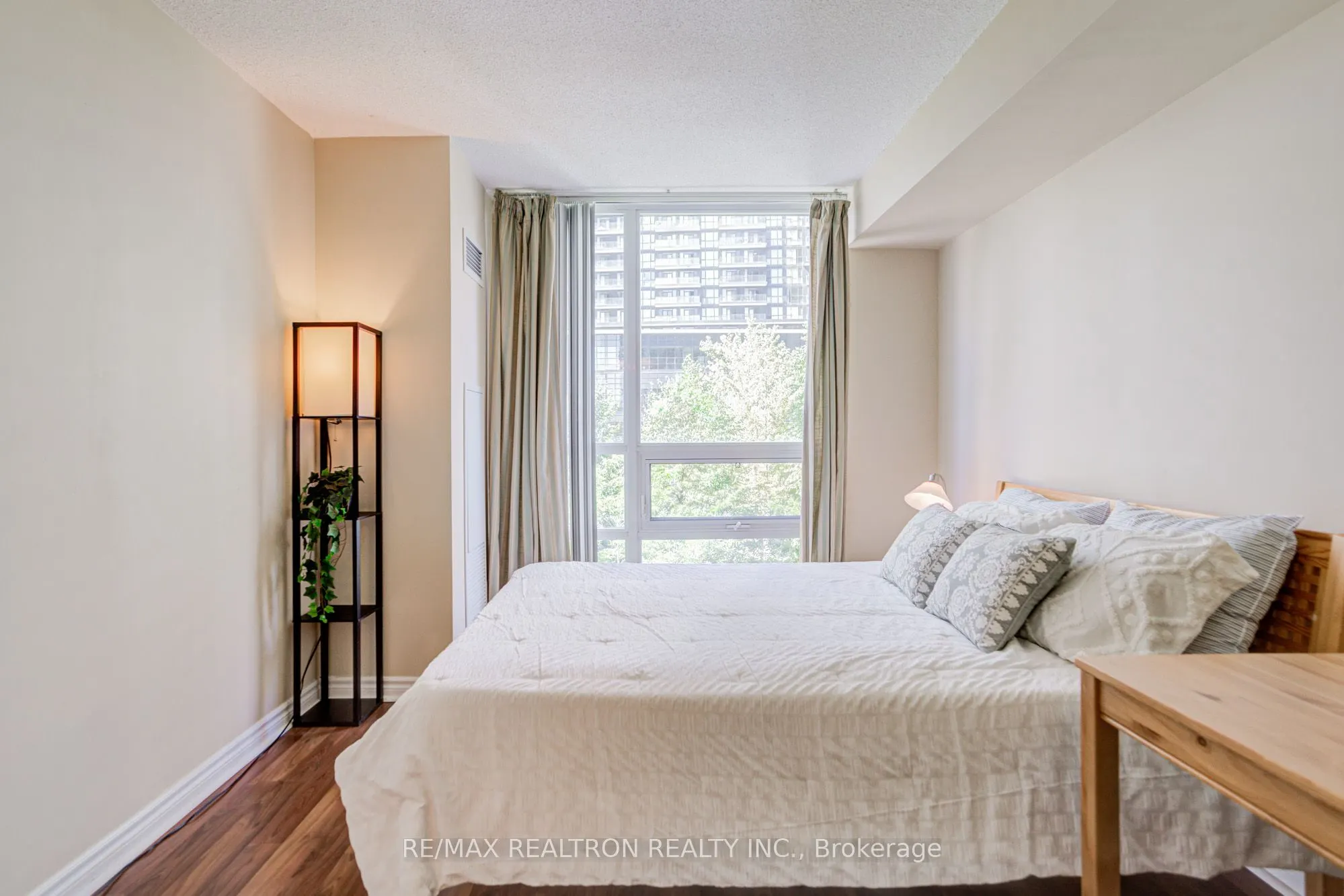 35 Hollywood Avenue, #509