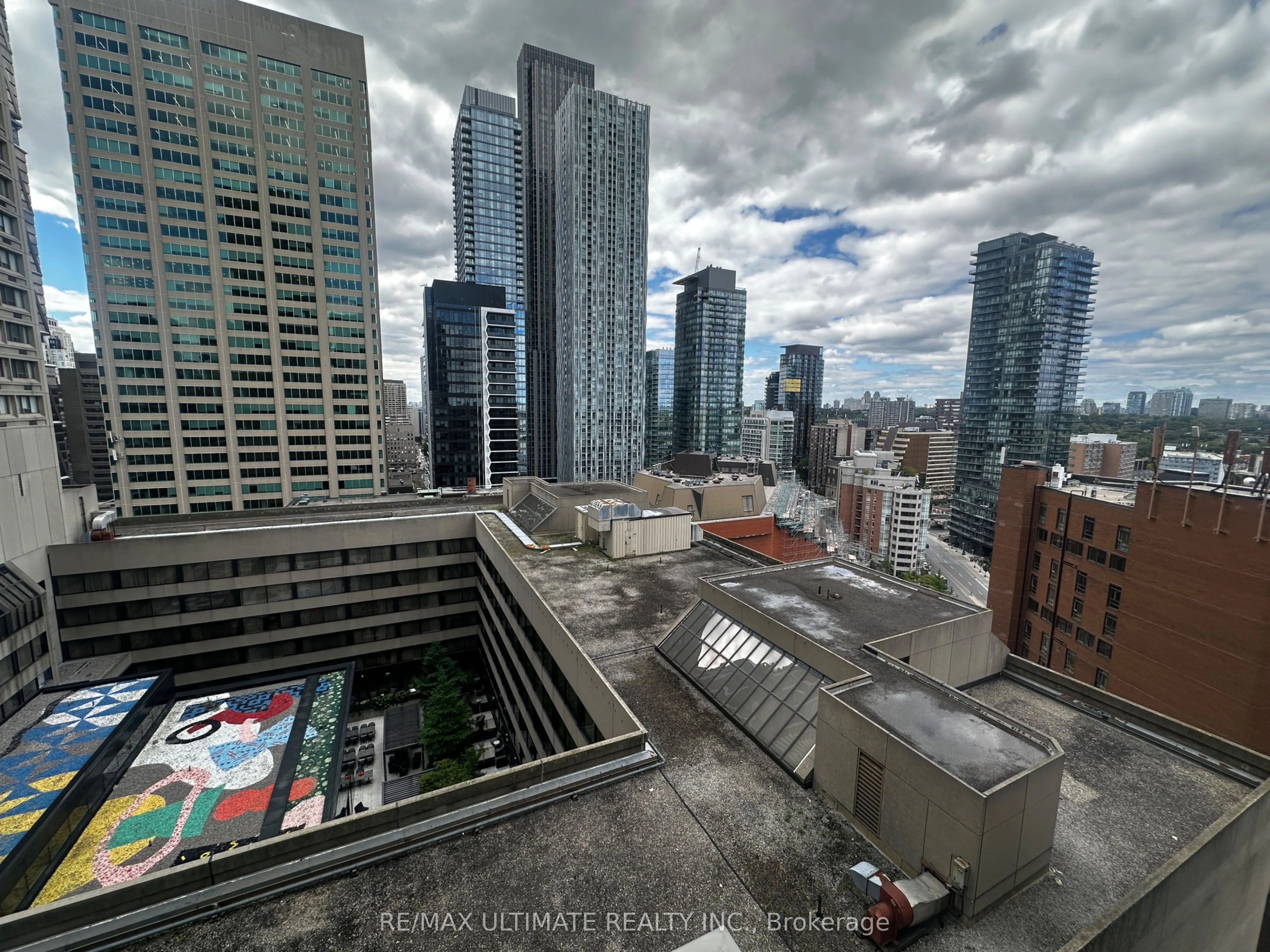 8 Park Road, #2216