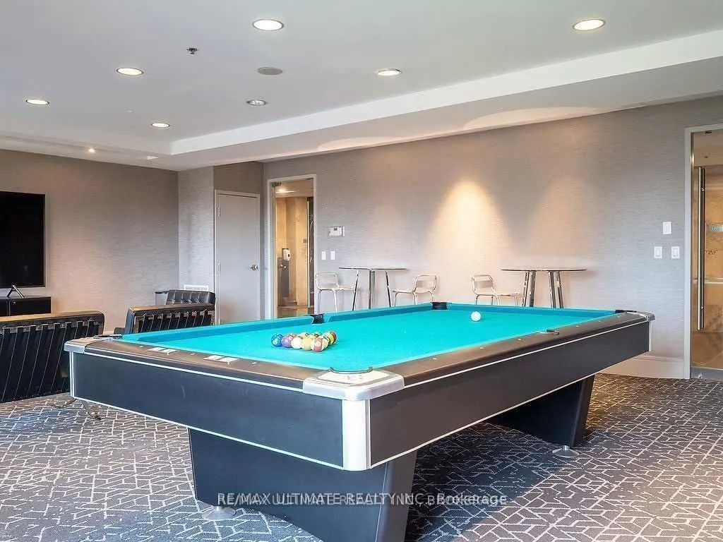 8 Park Road, #2216