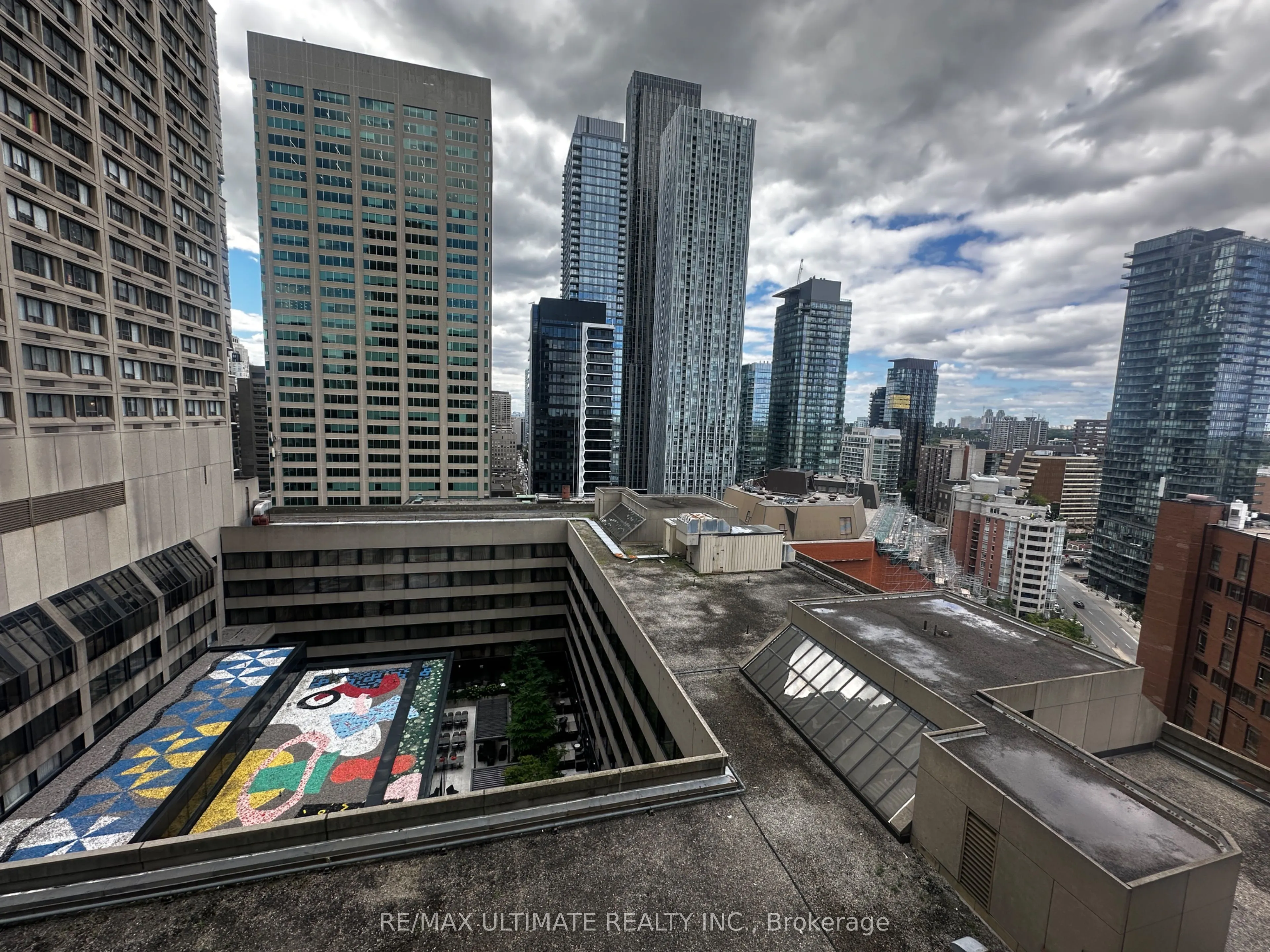 8 Park Road, #2216