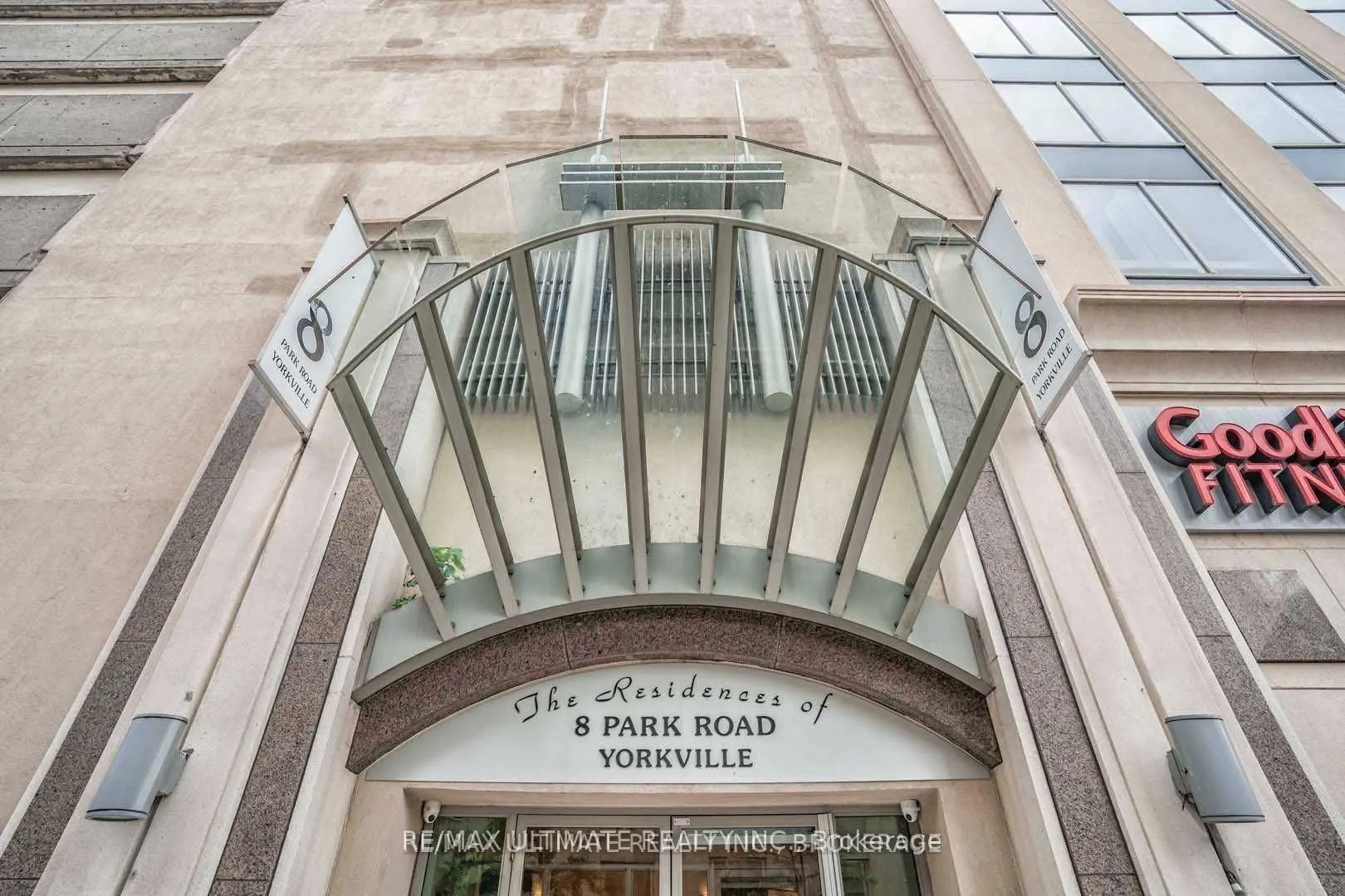 8 Park Road, #2216