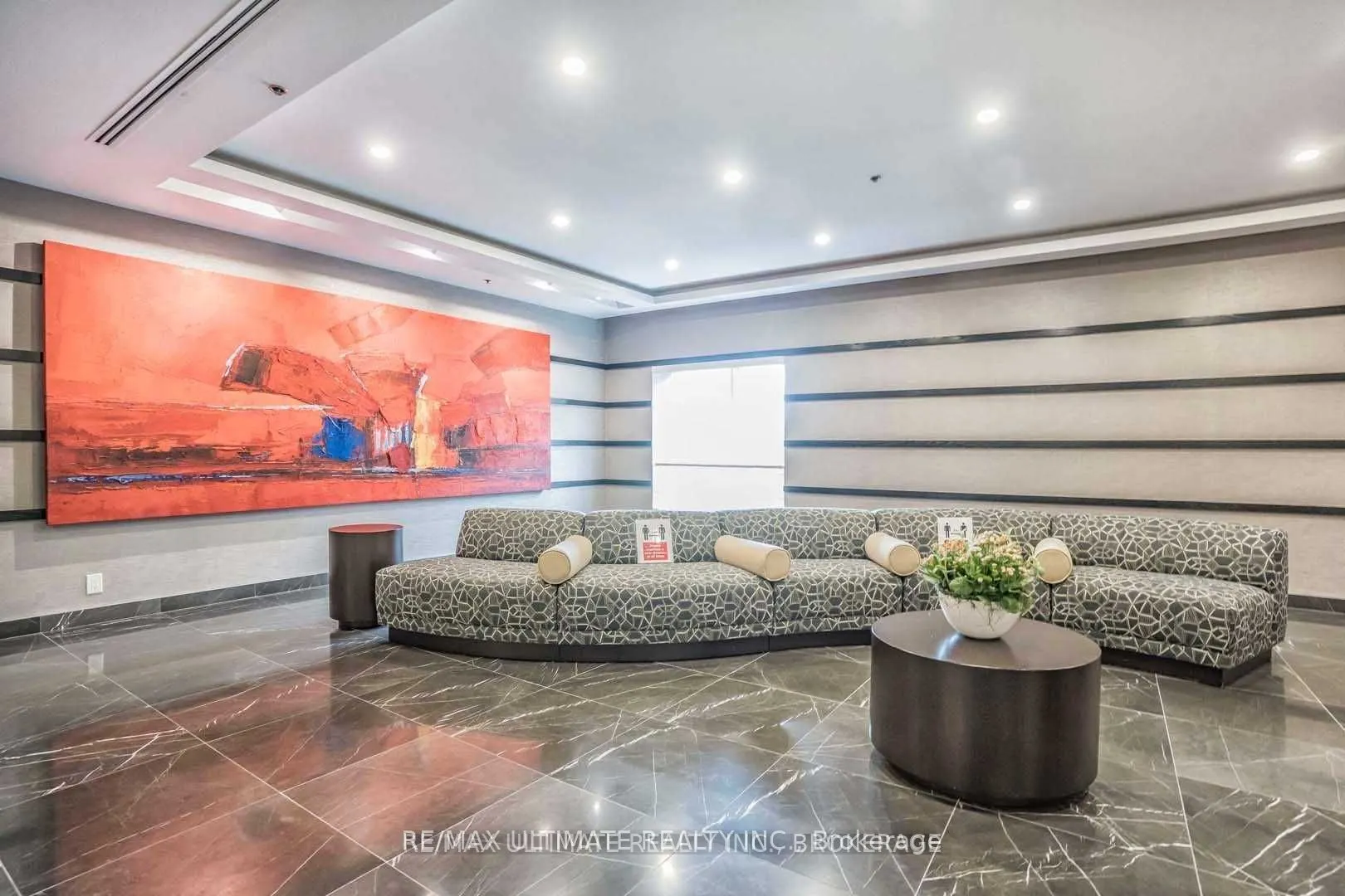 8 Park Road, #2216