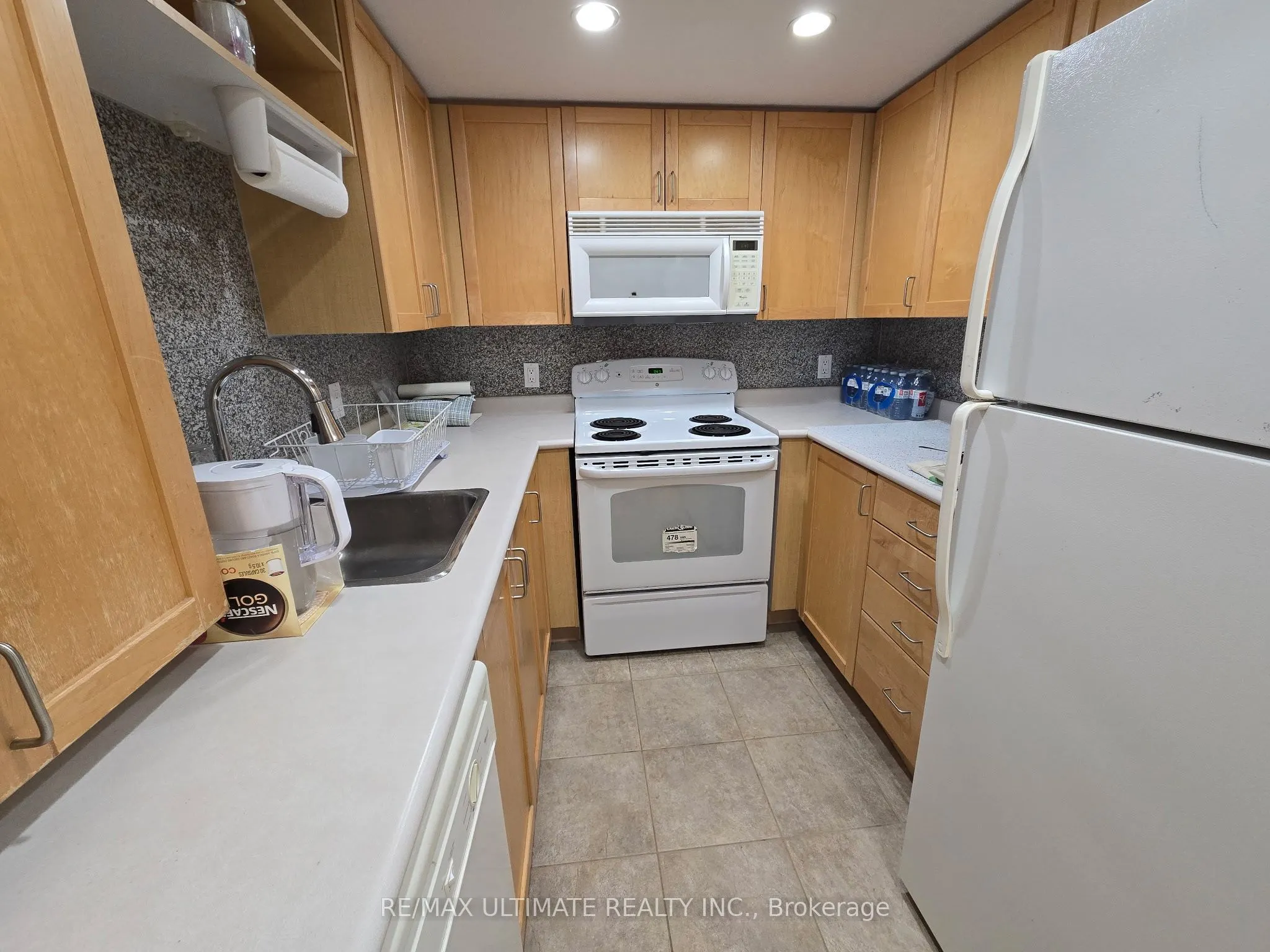 8 Park Road, #2216