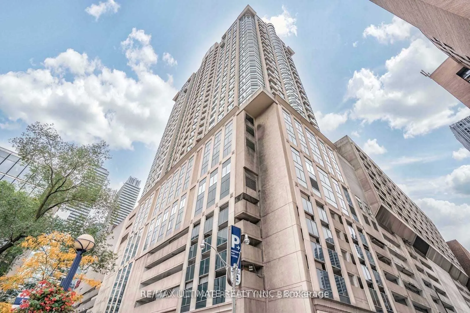 8 Park Road, #2216