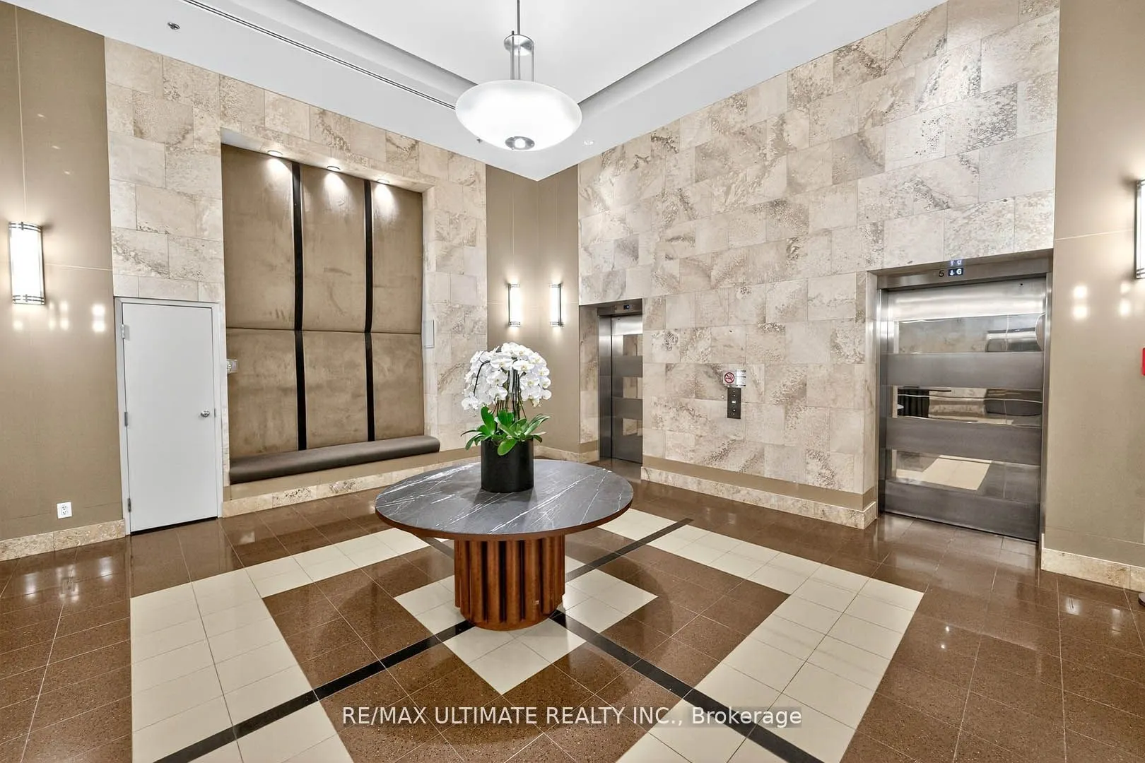 8 Park Road, #2216
