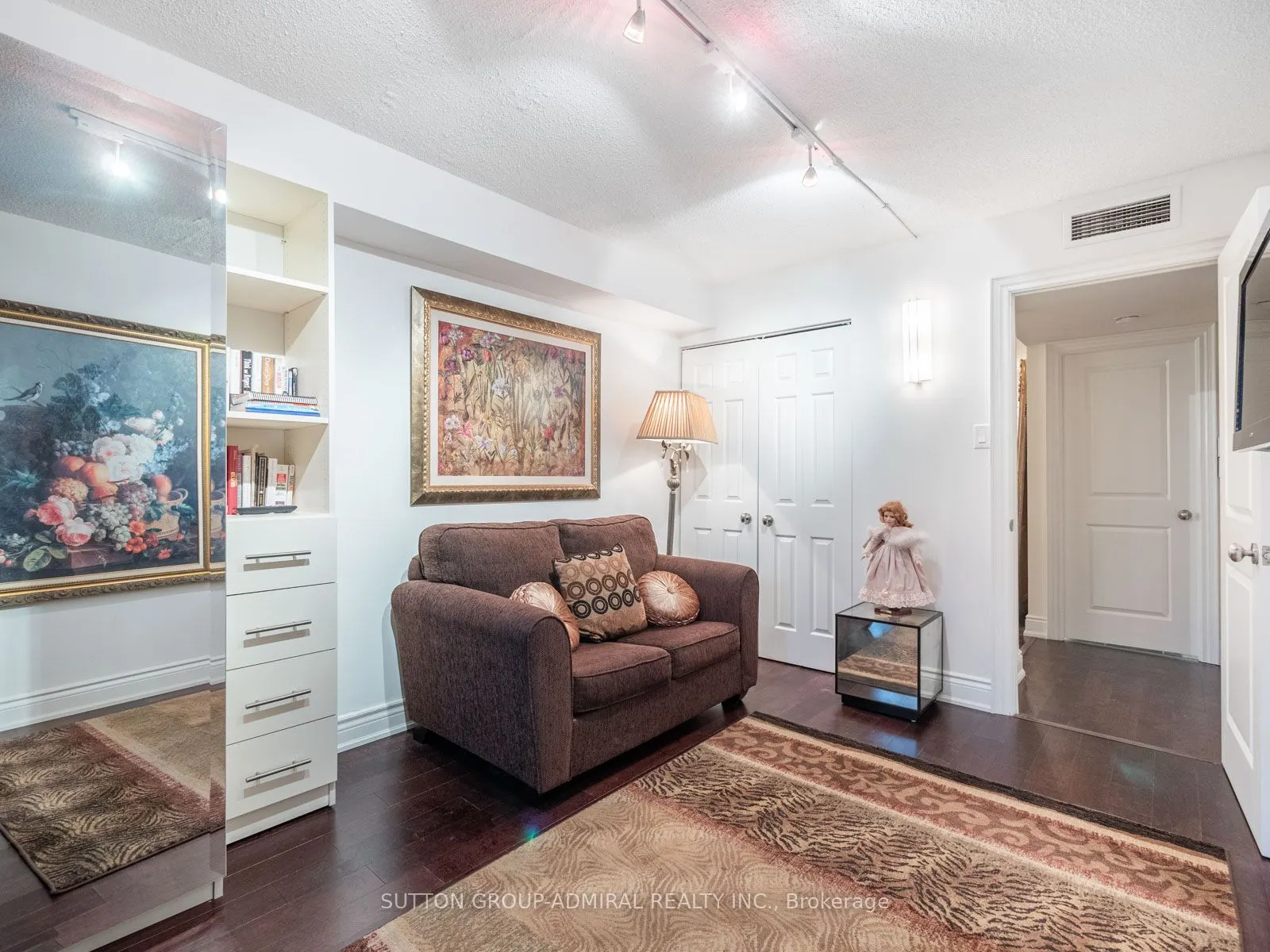 65 Spring Garden Avenue, #210