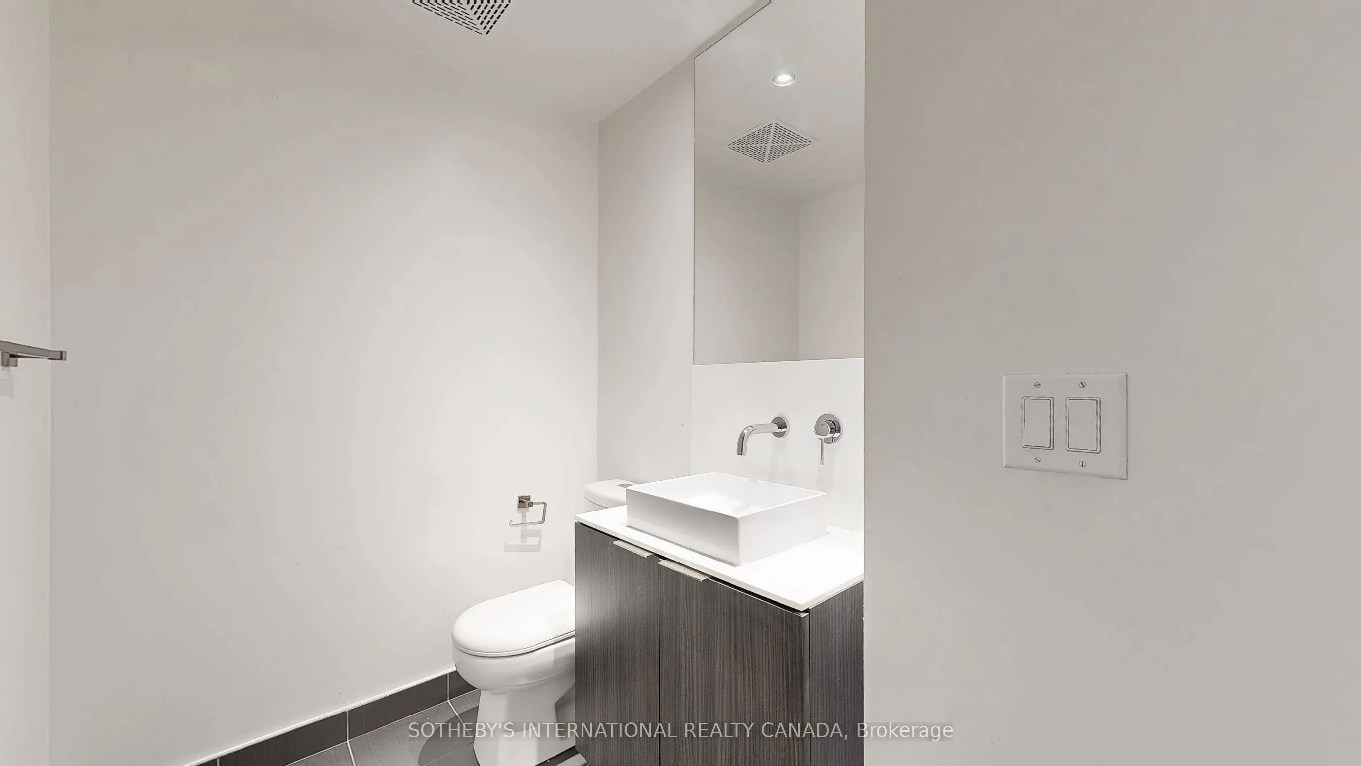 159 Dundas Street E, #705