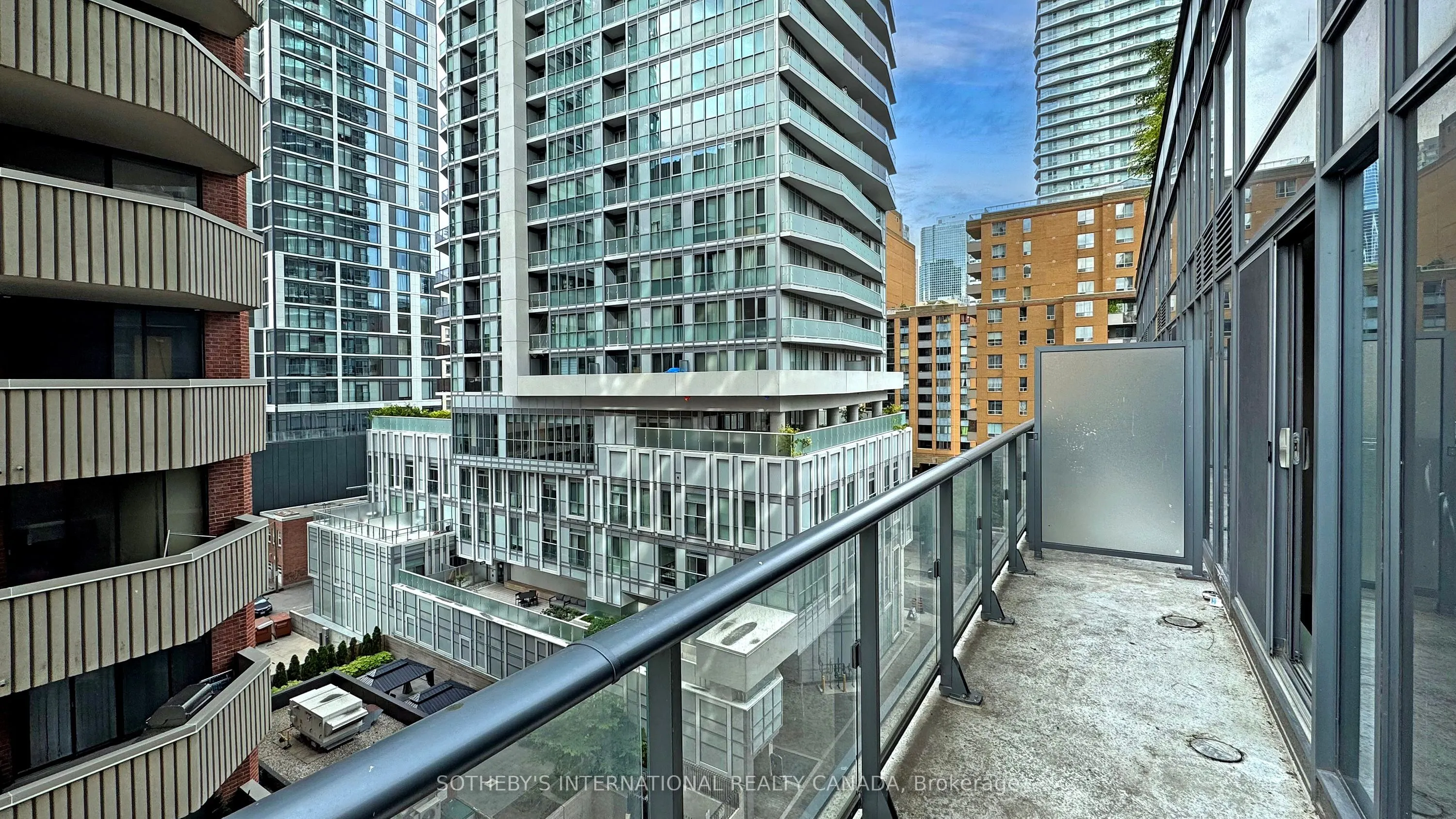 159 Dundas Street E, #705