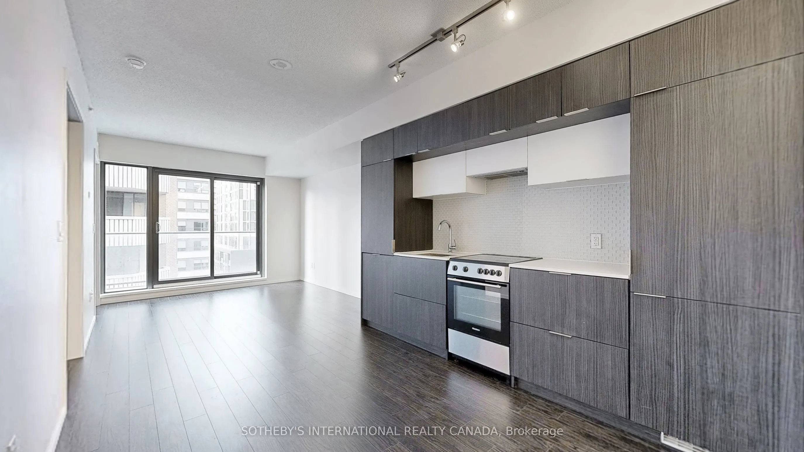 159 Dundas Street E, #705