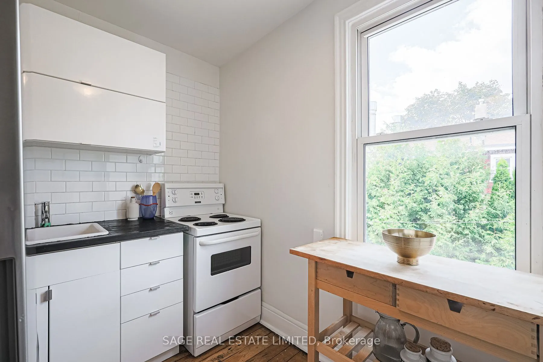 140 Strachan Avenue
