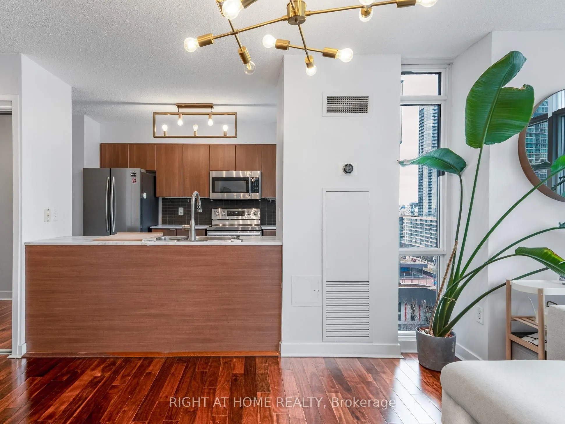 11 Brunel Court, #1706