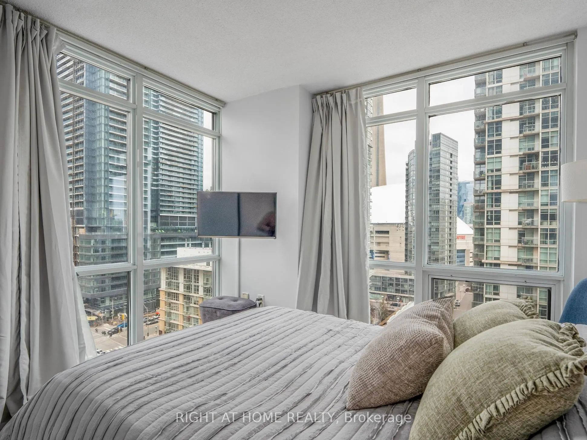 11 Brunel Court, #1706