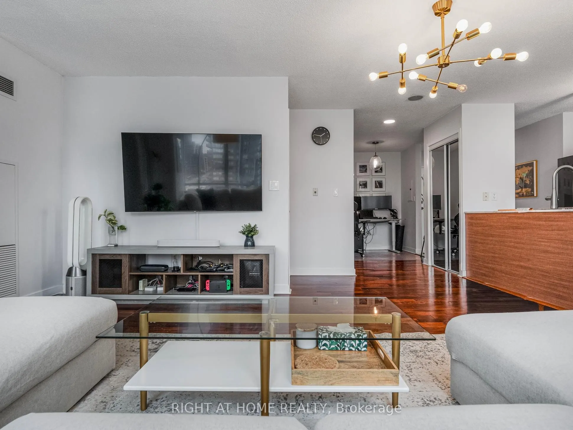 11 Brunel Court, #1706