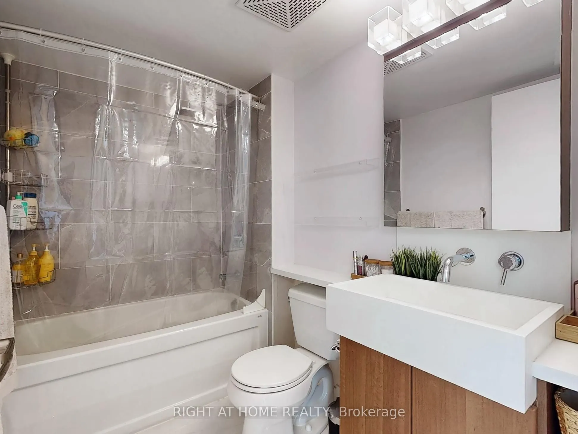 11 Brunel Court, #1706