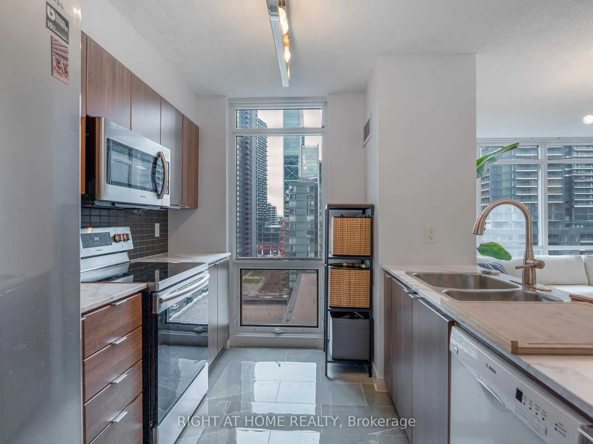 11 Brunel Court, #1706