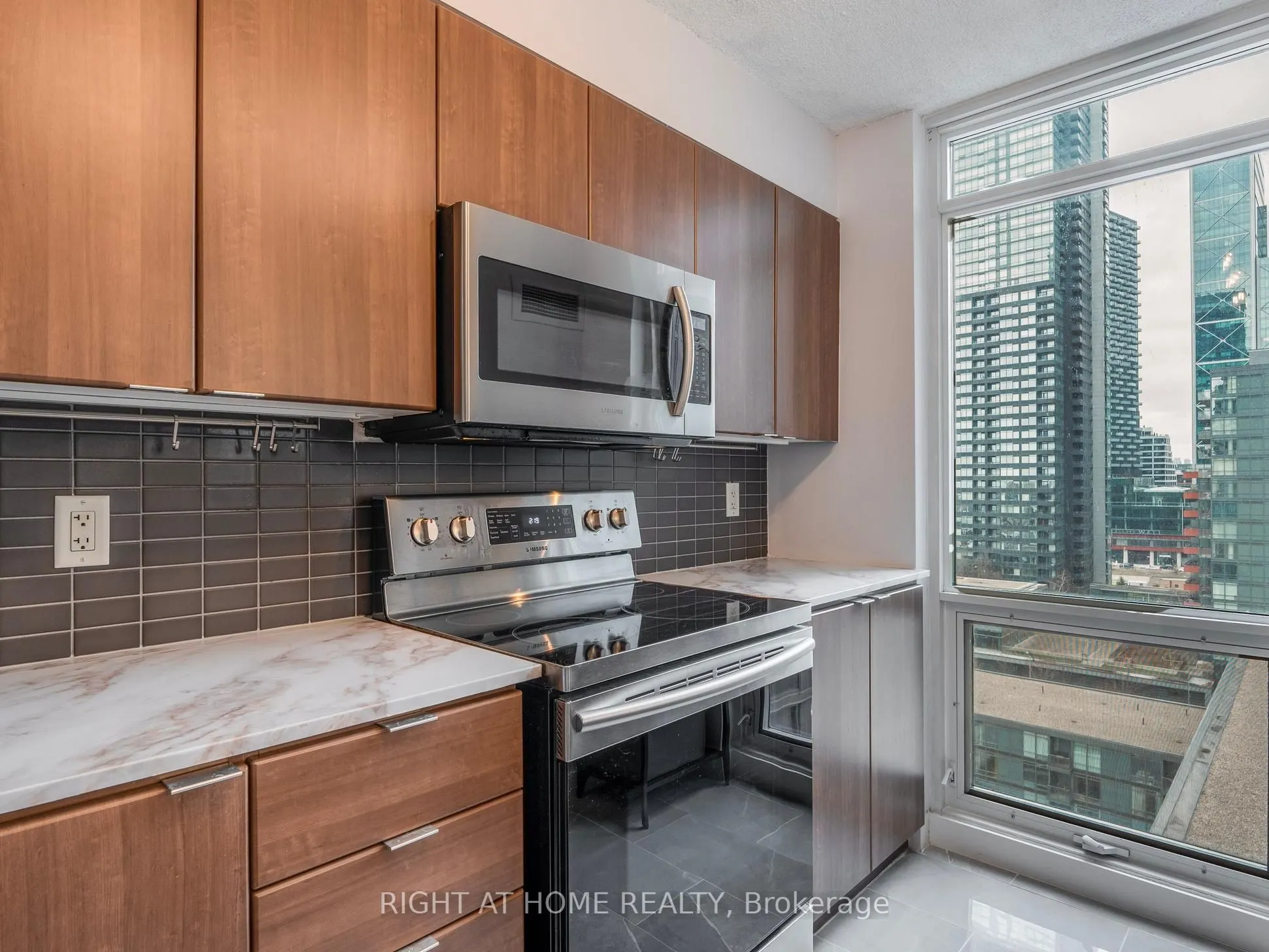 11 Brunel Court, #1706