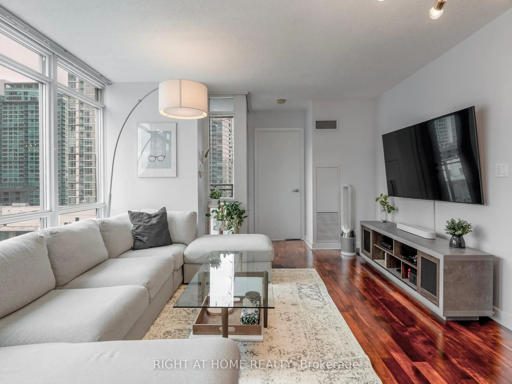 11 Brunel Court, #1706