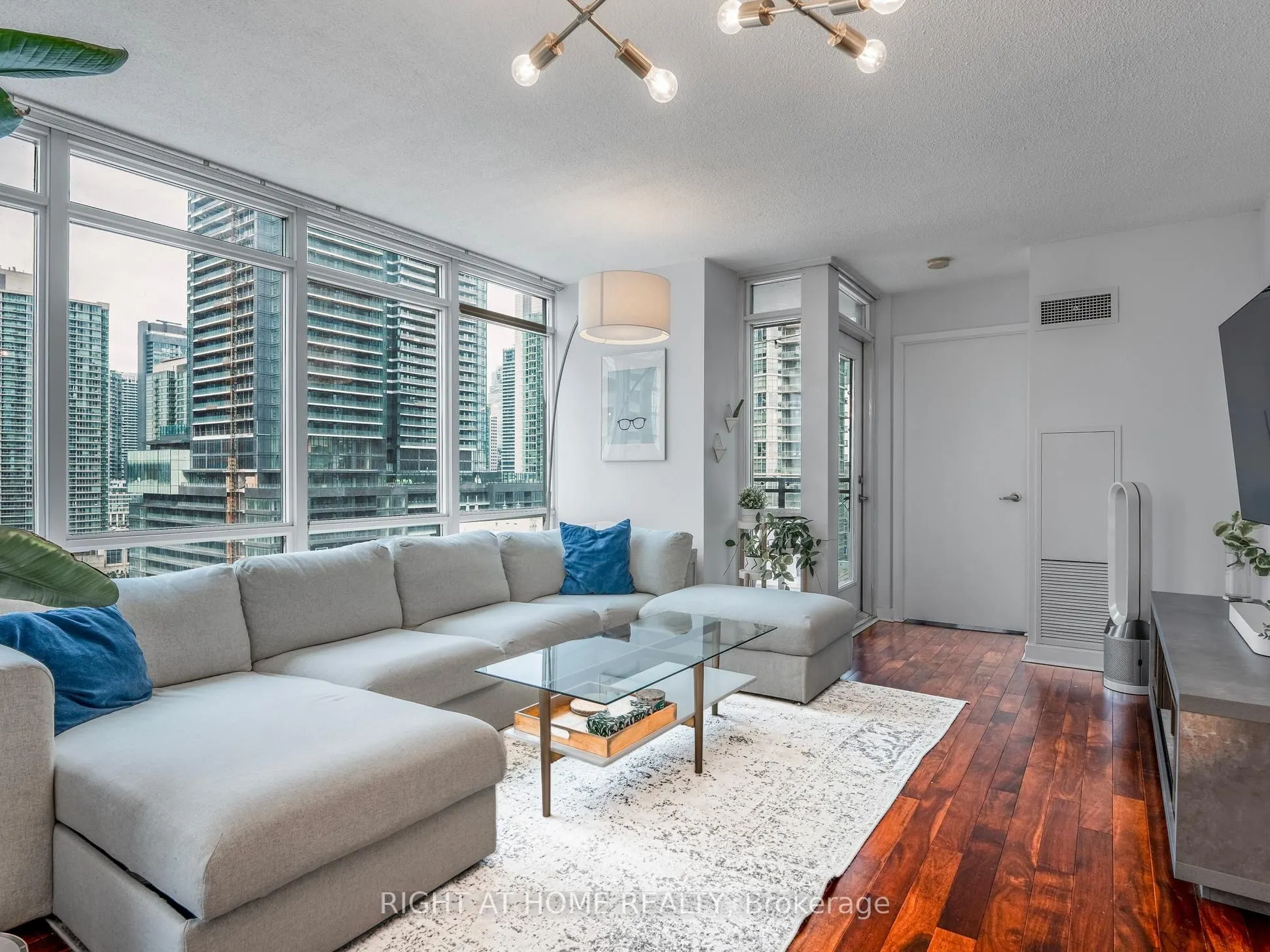 11 Brunel Court, #1706