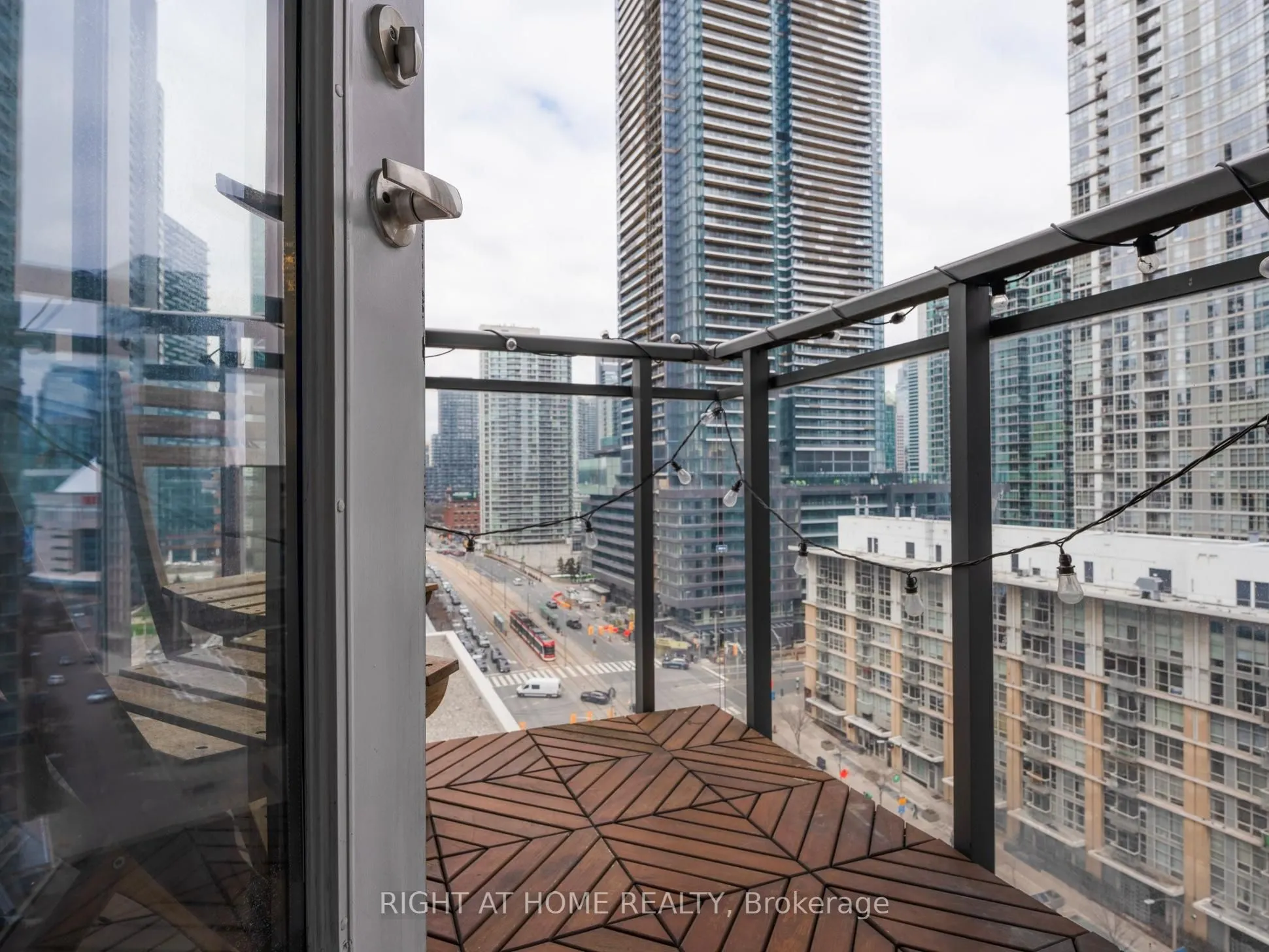 11 Brunel Court, #1706
