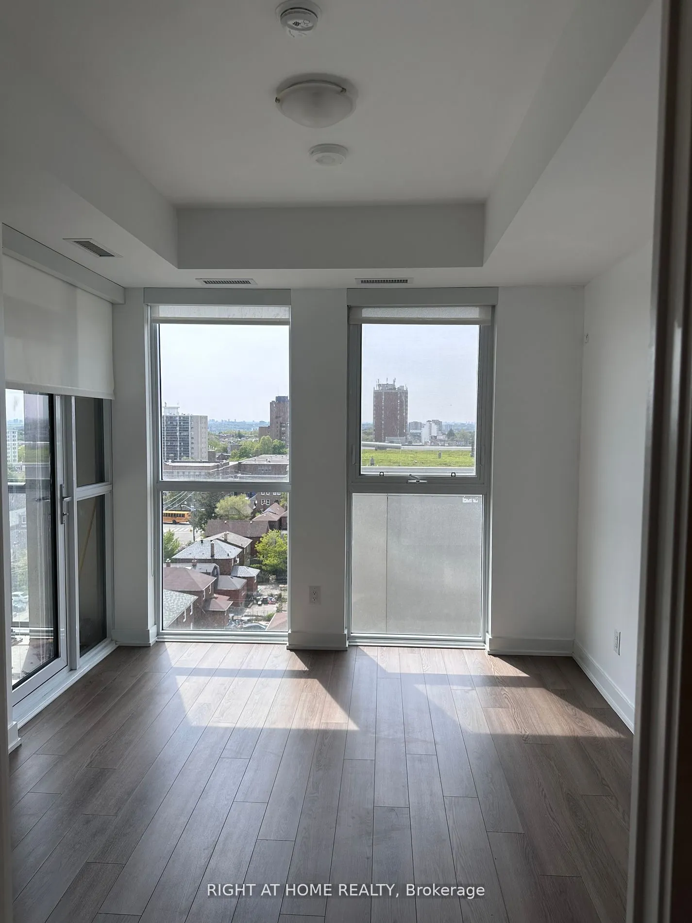 1603 Eglinton Avenue W, #907