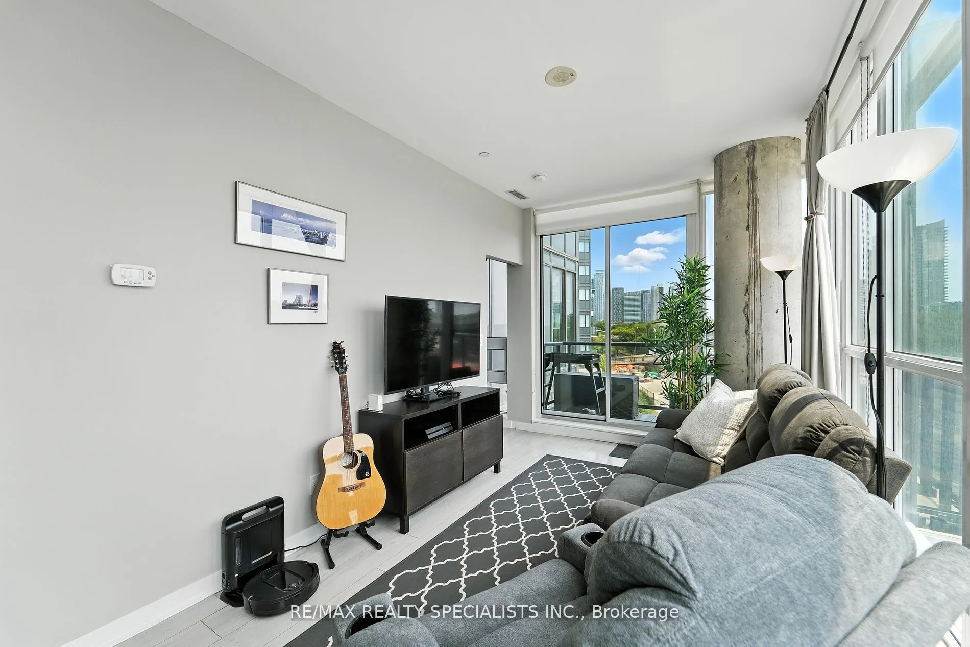 51 East Liberty Street, #401