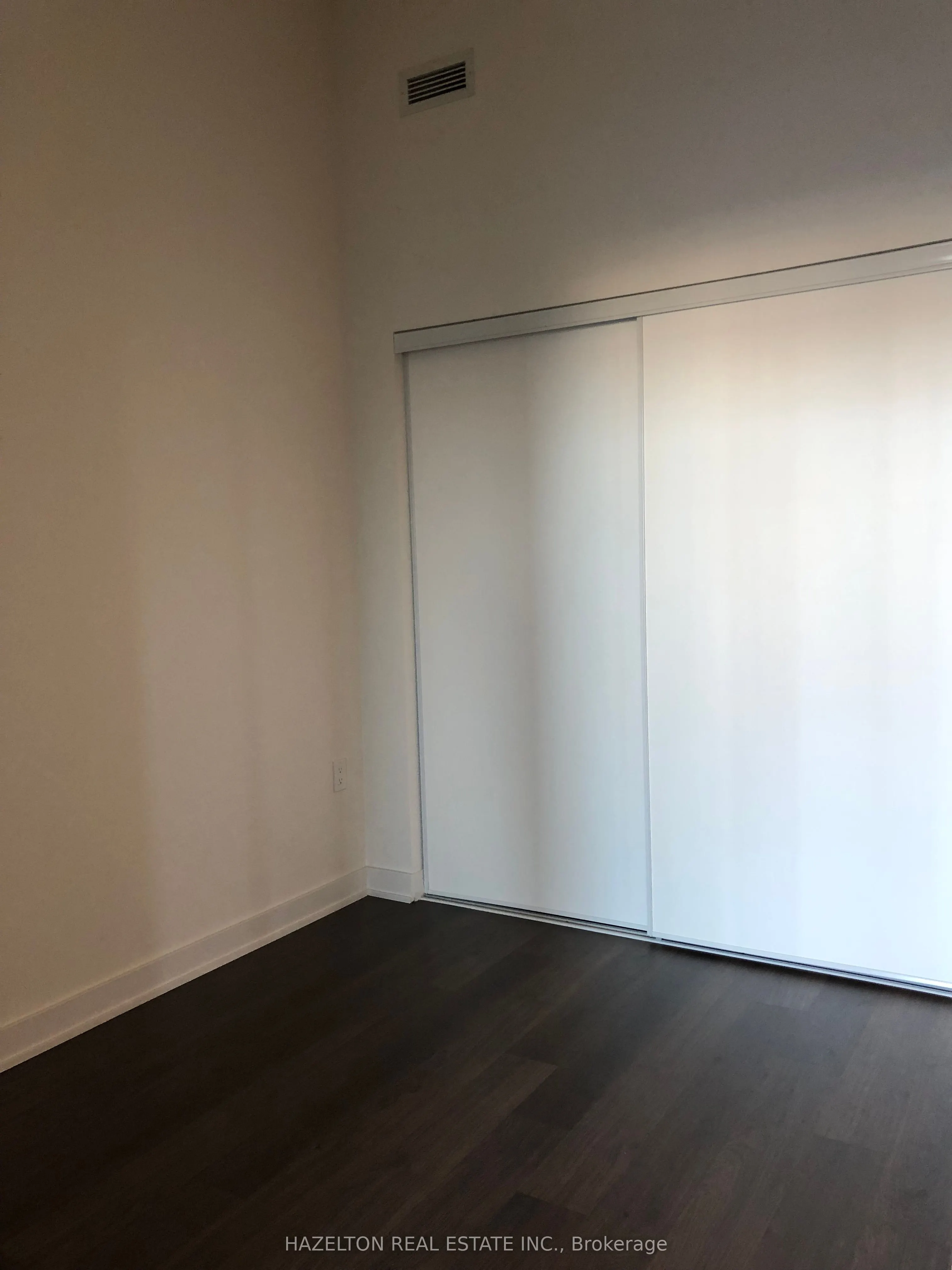 27 Bathurst Street, #212W