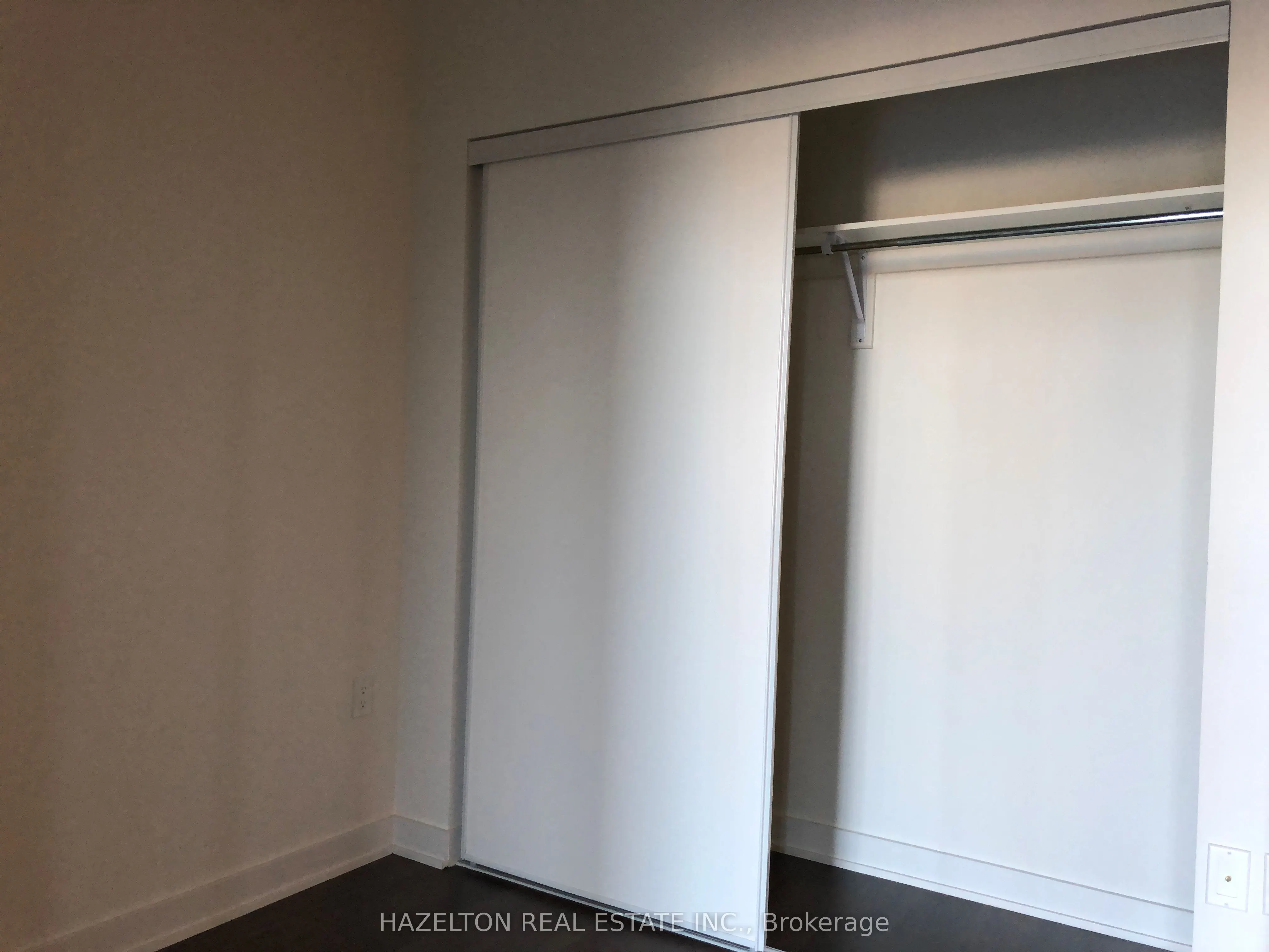 27 Bathurst Street, #212W