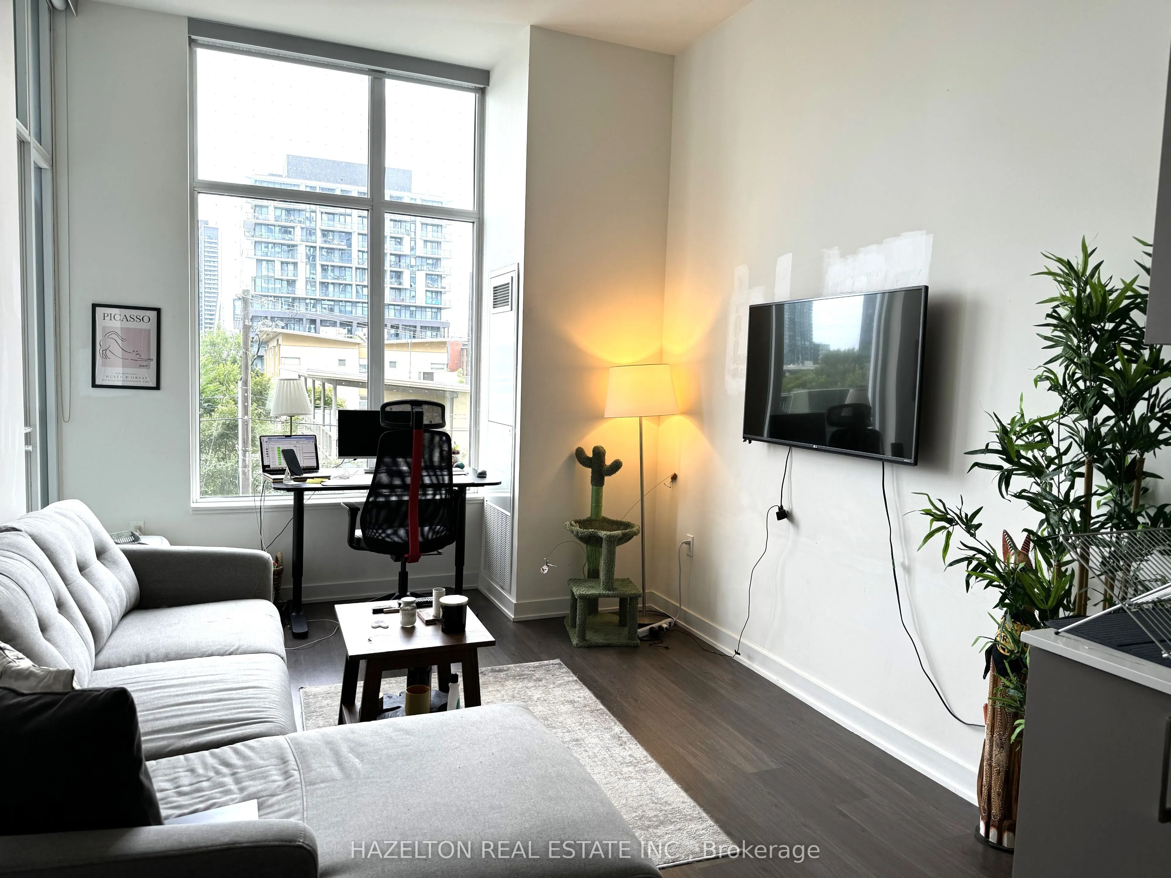 27 Bathurst Street, #212W