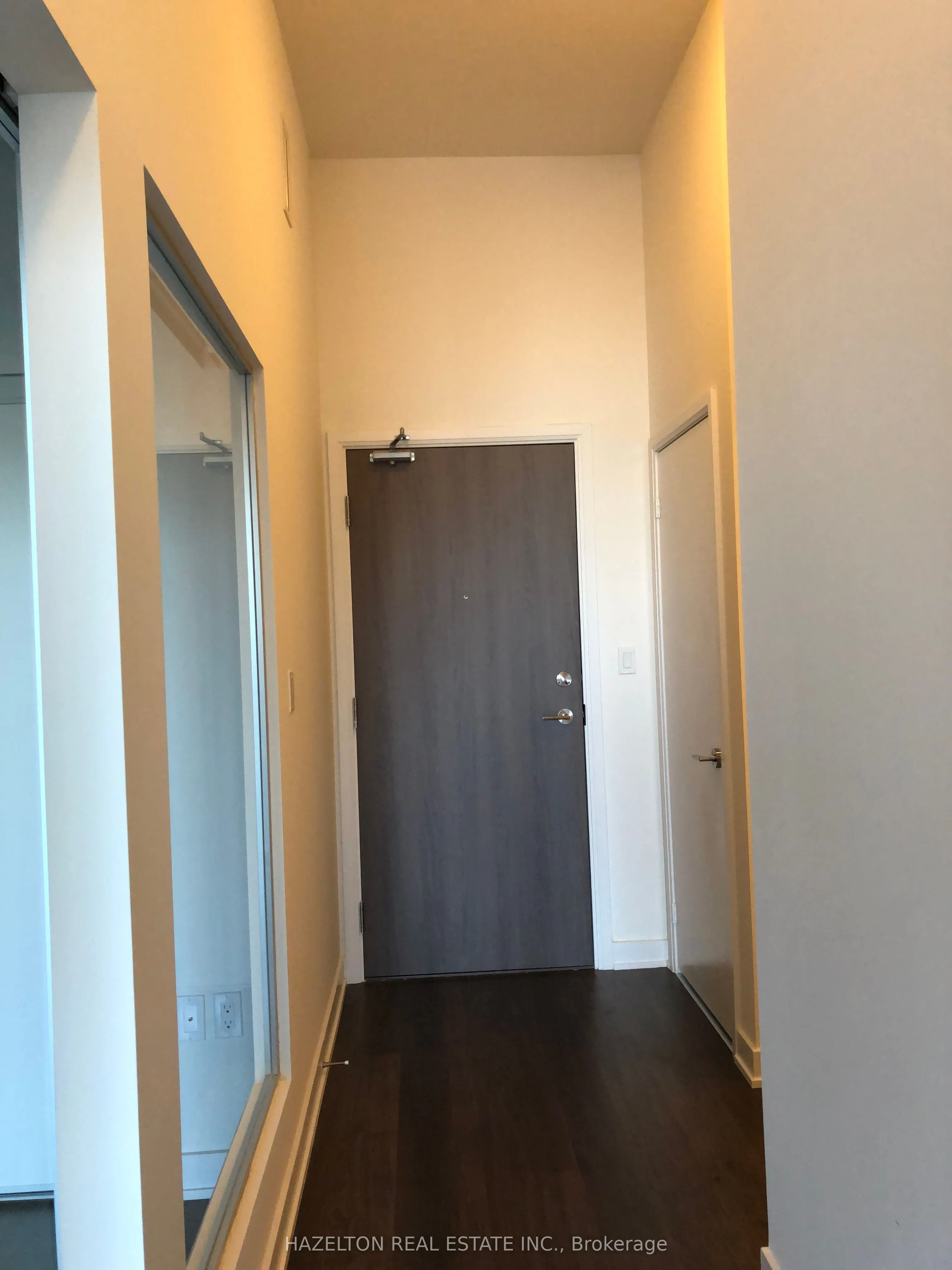27 Bathurst Street, #212W