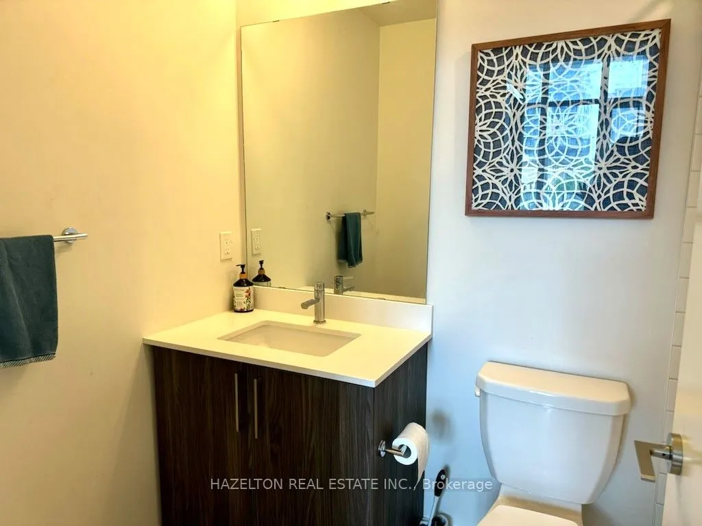 27 Bathurst Street, #212W
