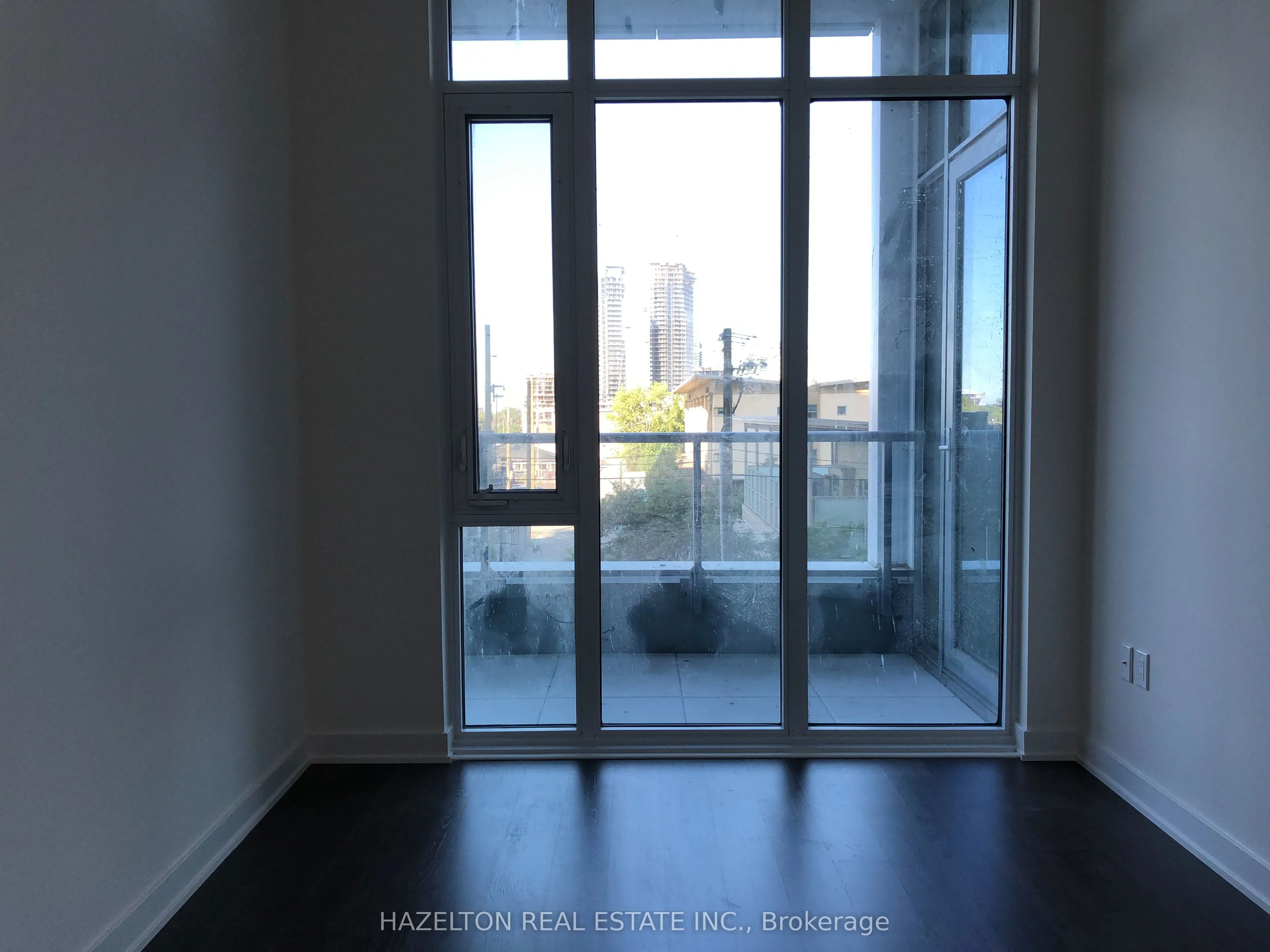 27 Bathurst Street, #212W