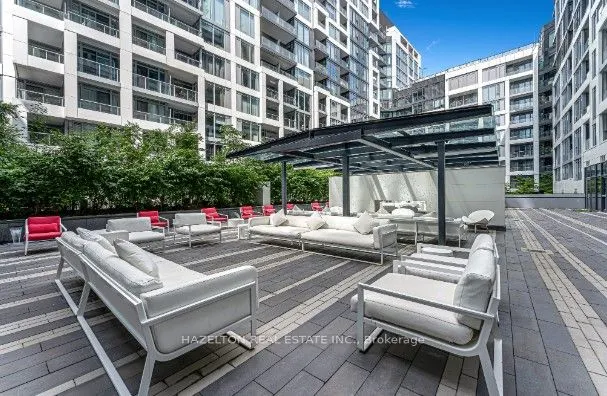 27 Bathurst Street, #212W