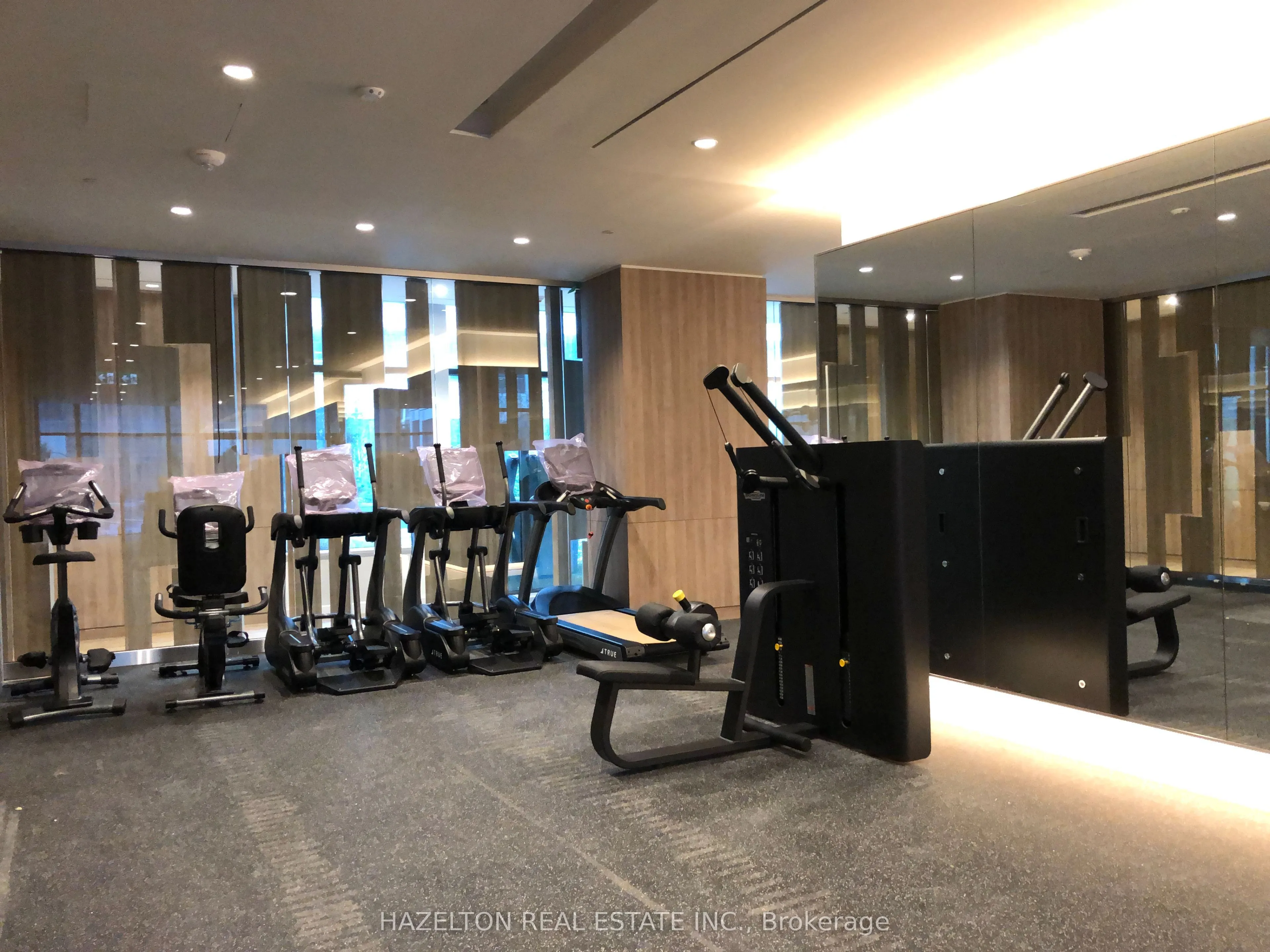 27 Bathurst Street, #212W