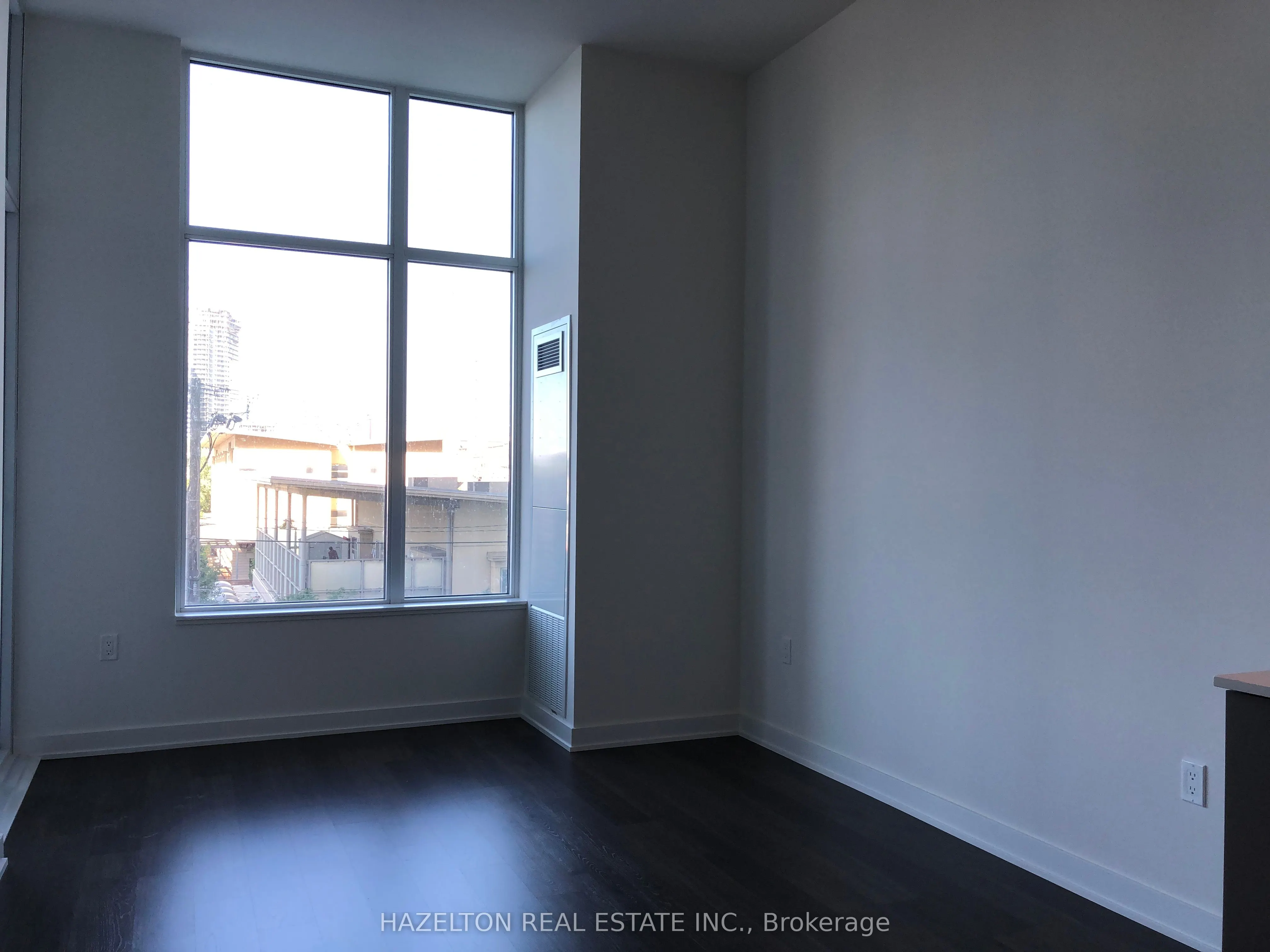 27 Bathurst Street, #212W