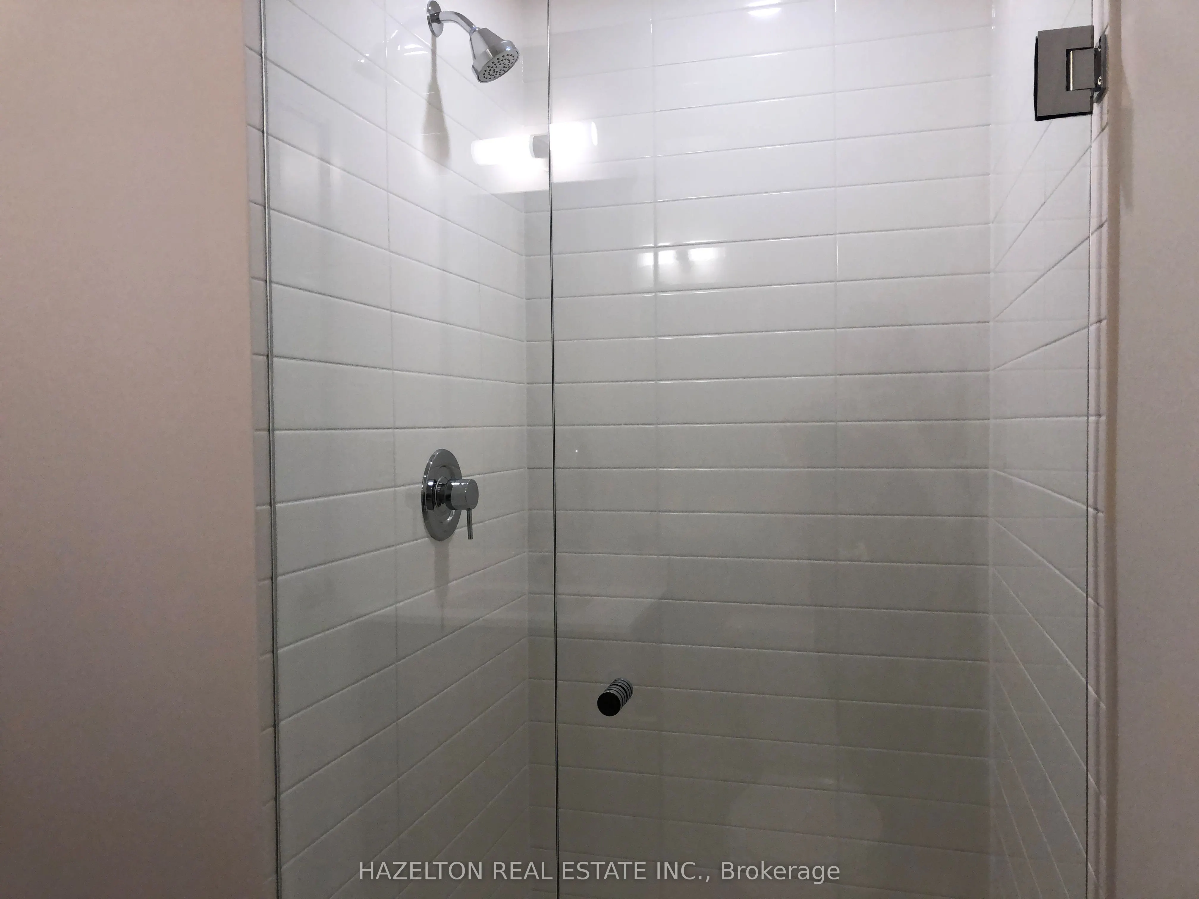 27 Bathurst Street, #212W