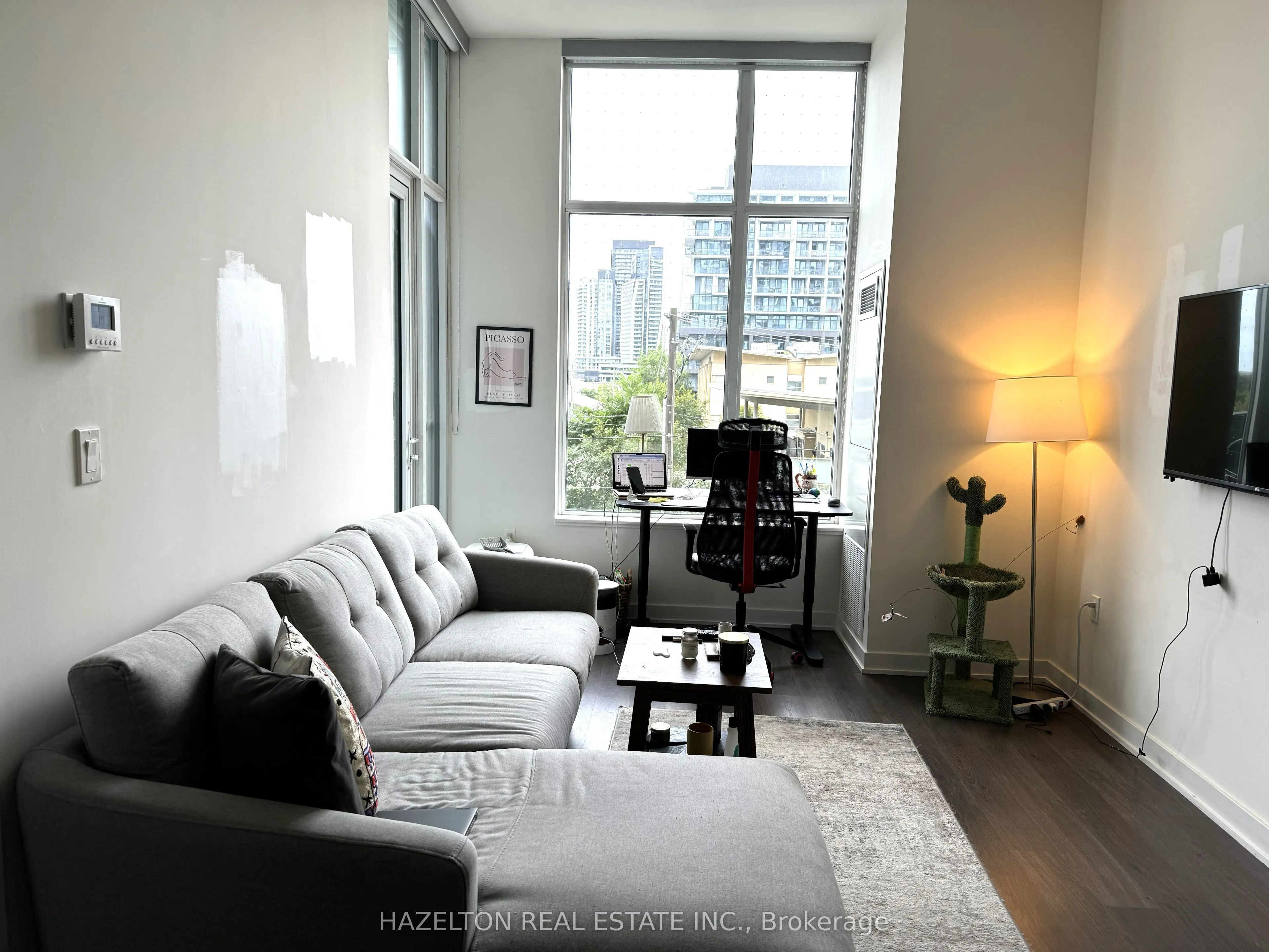 27 Bathurst Street, #212W