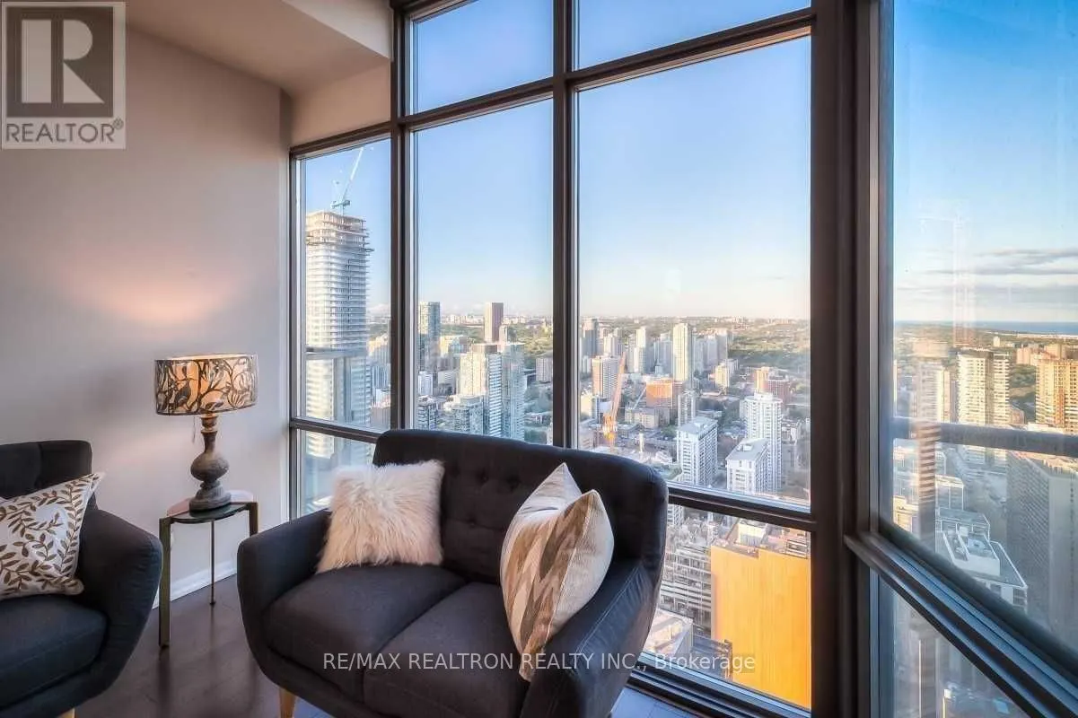 832 Bay Street, #4907