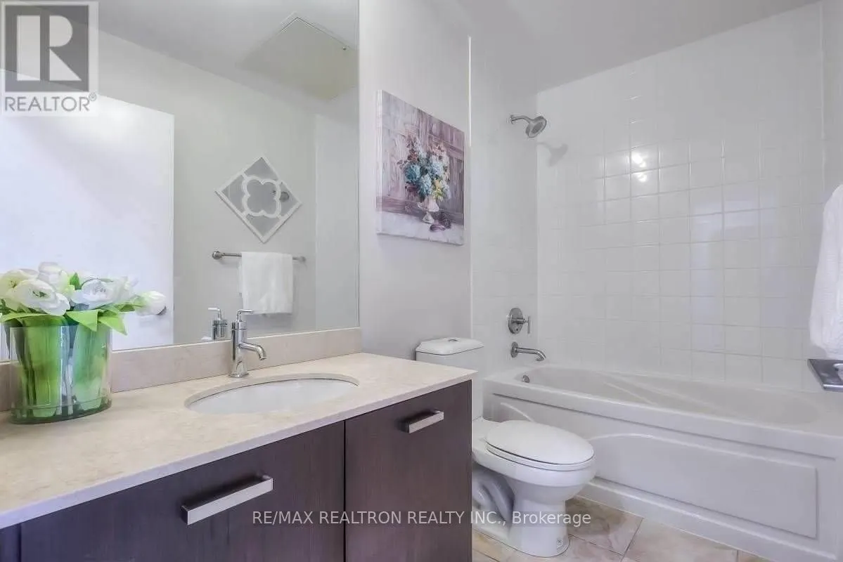 832 Bay Street, #4907
