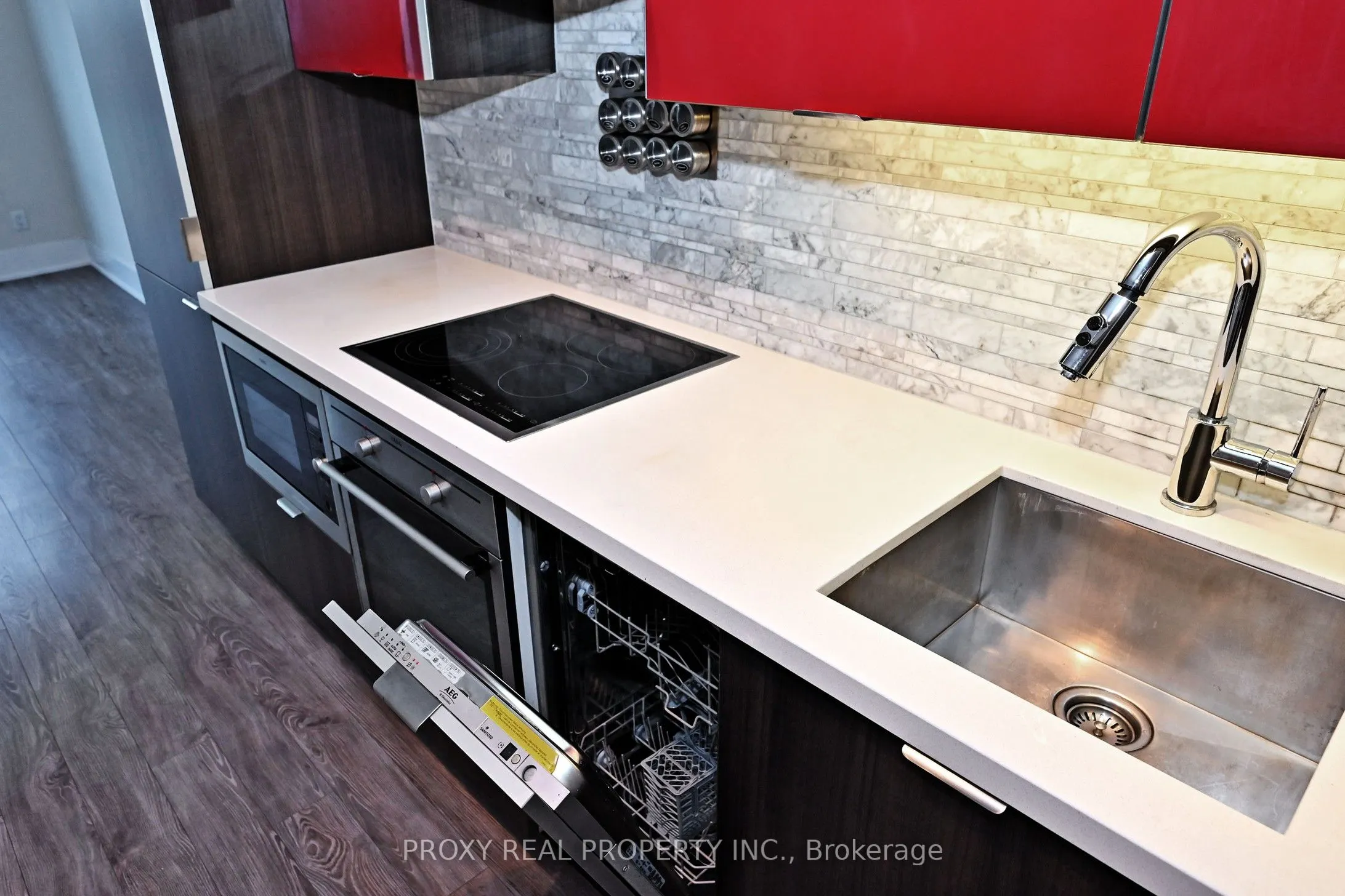 300 Front Street W, #1407