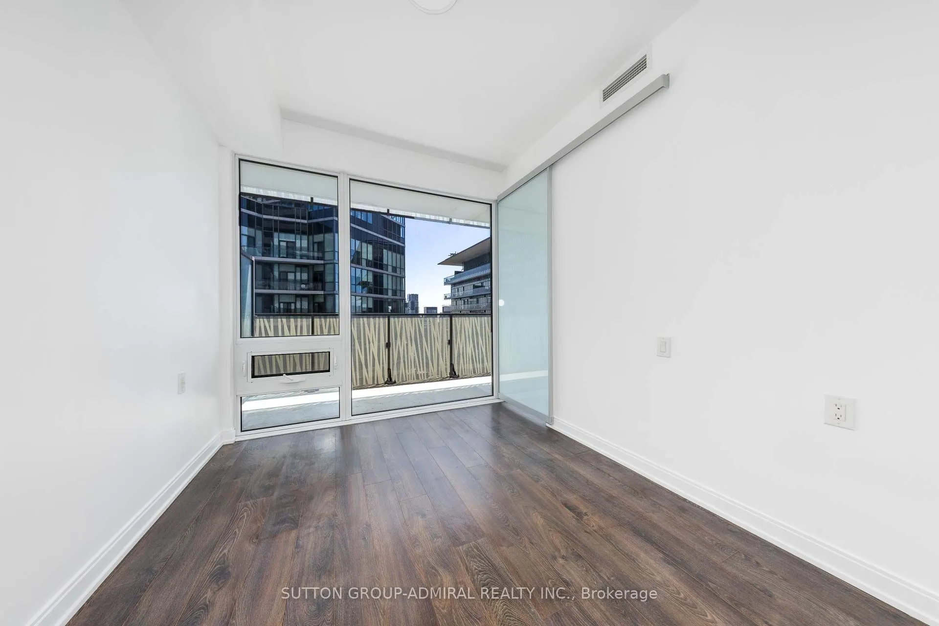 42 Charles Street E, #4403