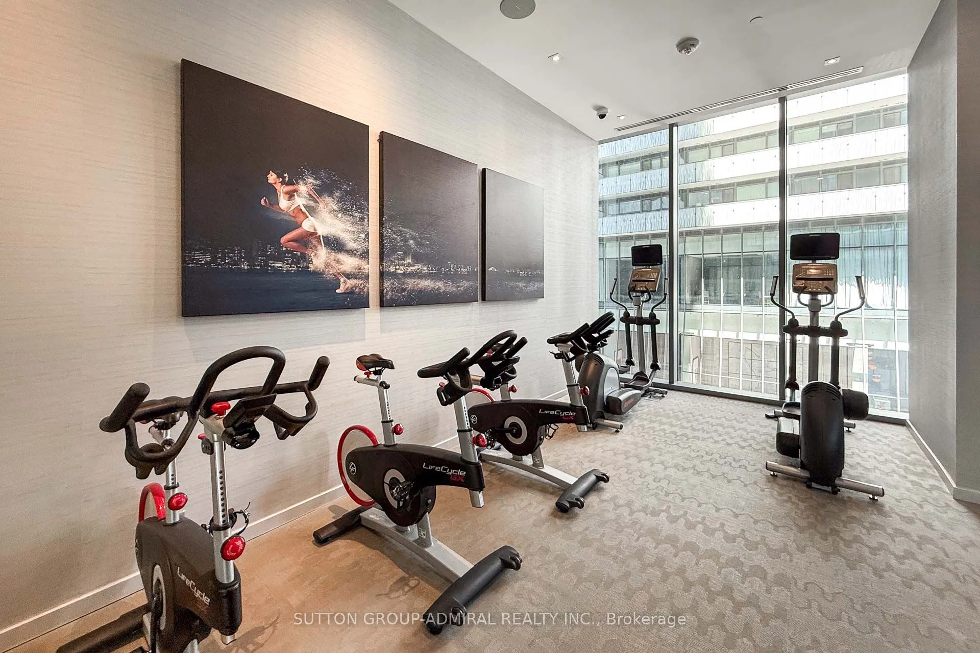 42 Charles Street E, #4403