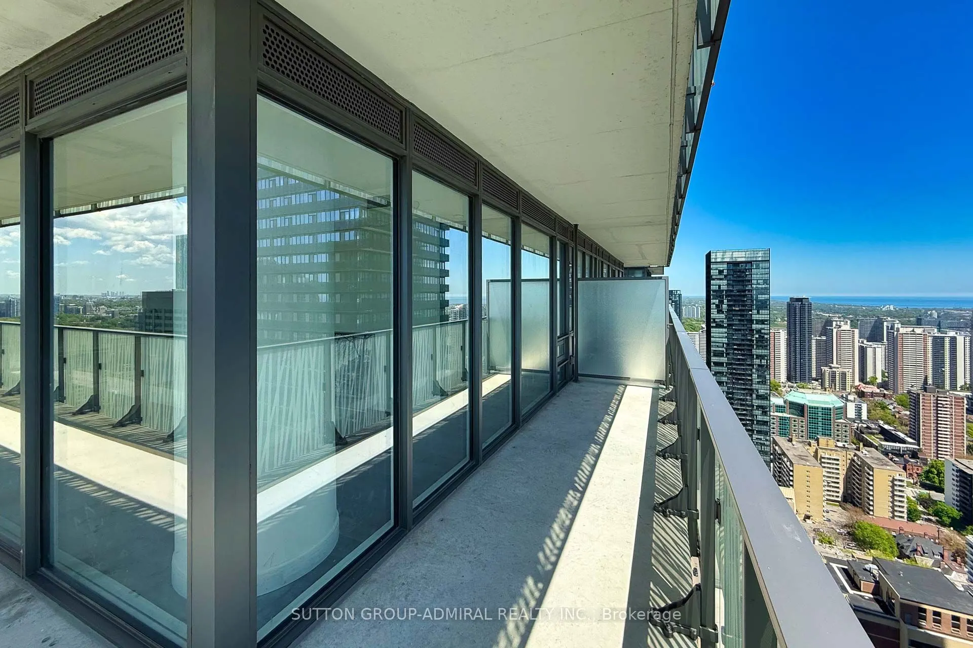42 Charles Street E, #4403