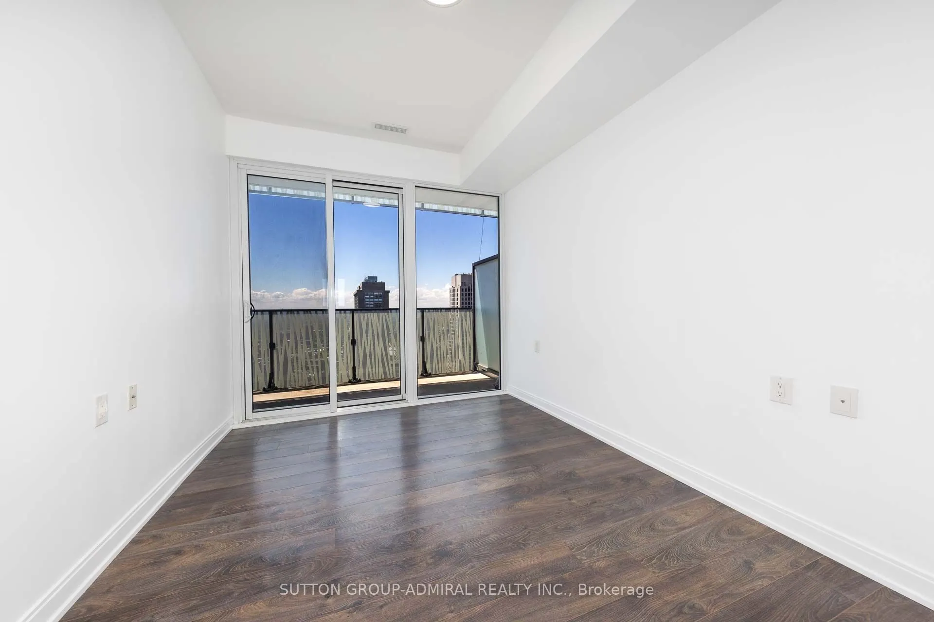 42 Charles Street E, #4403