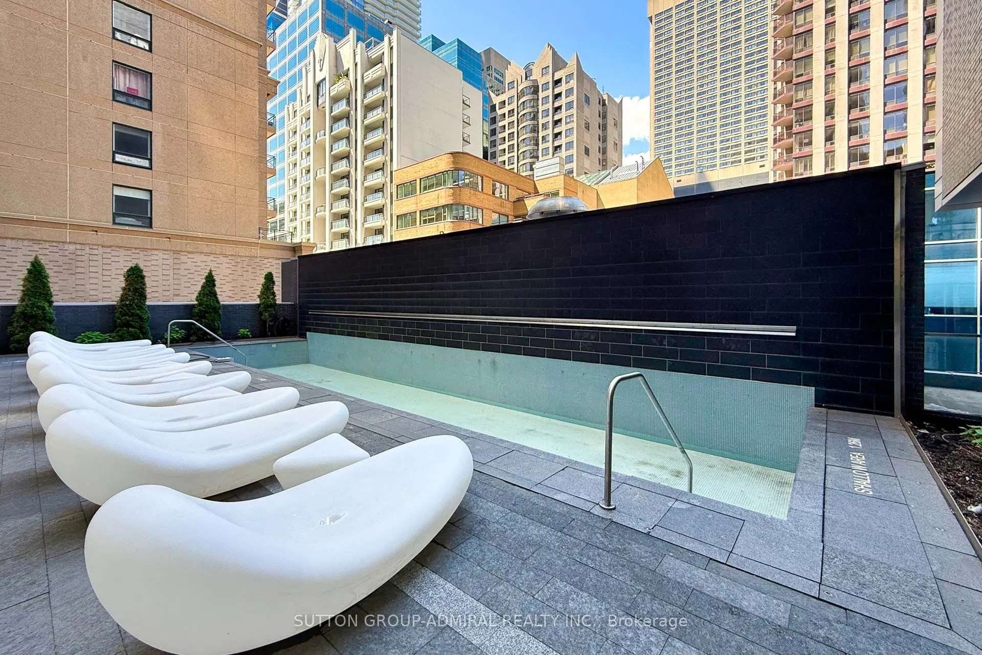 42 Charles Street E, #4403