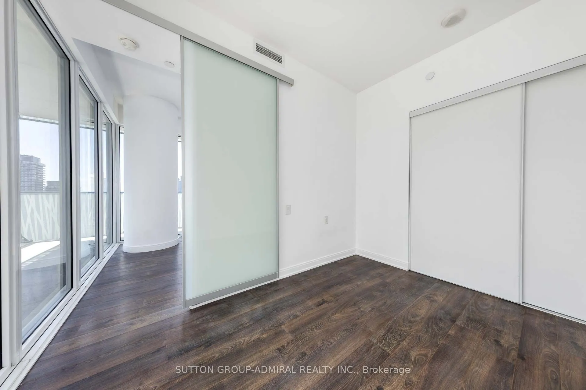 42 Charles Street E, #4403